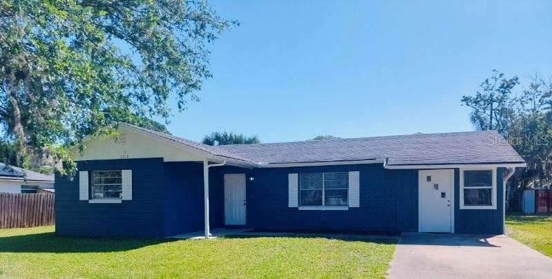 2315 QUEEN PALM DR