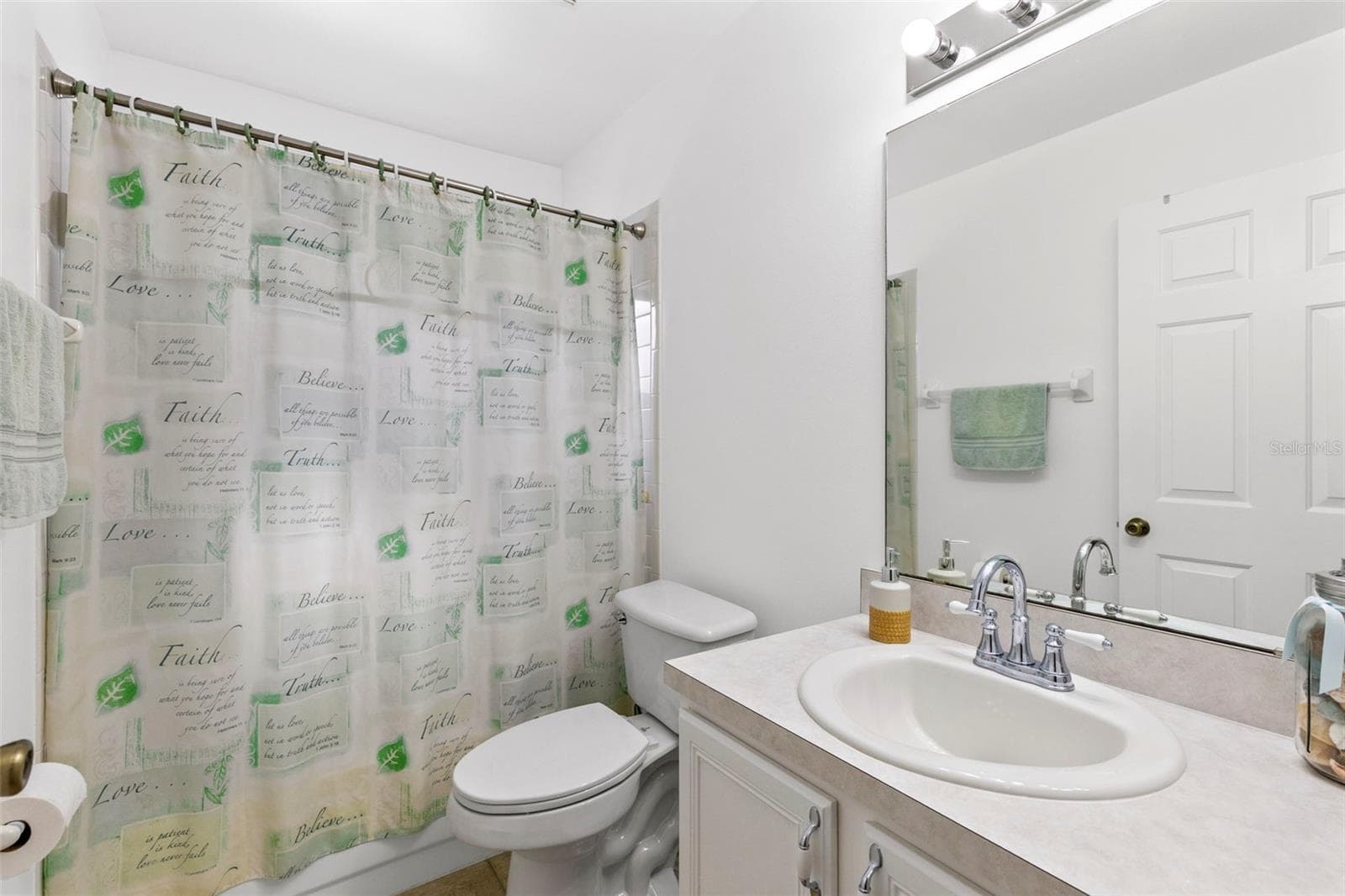 Single Family Residence at 4960 HERON RUN CIR, LEESBURG, photo 18 of 46
