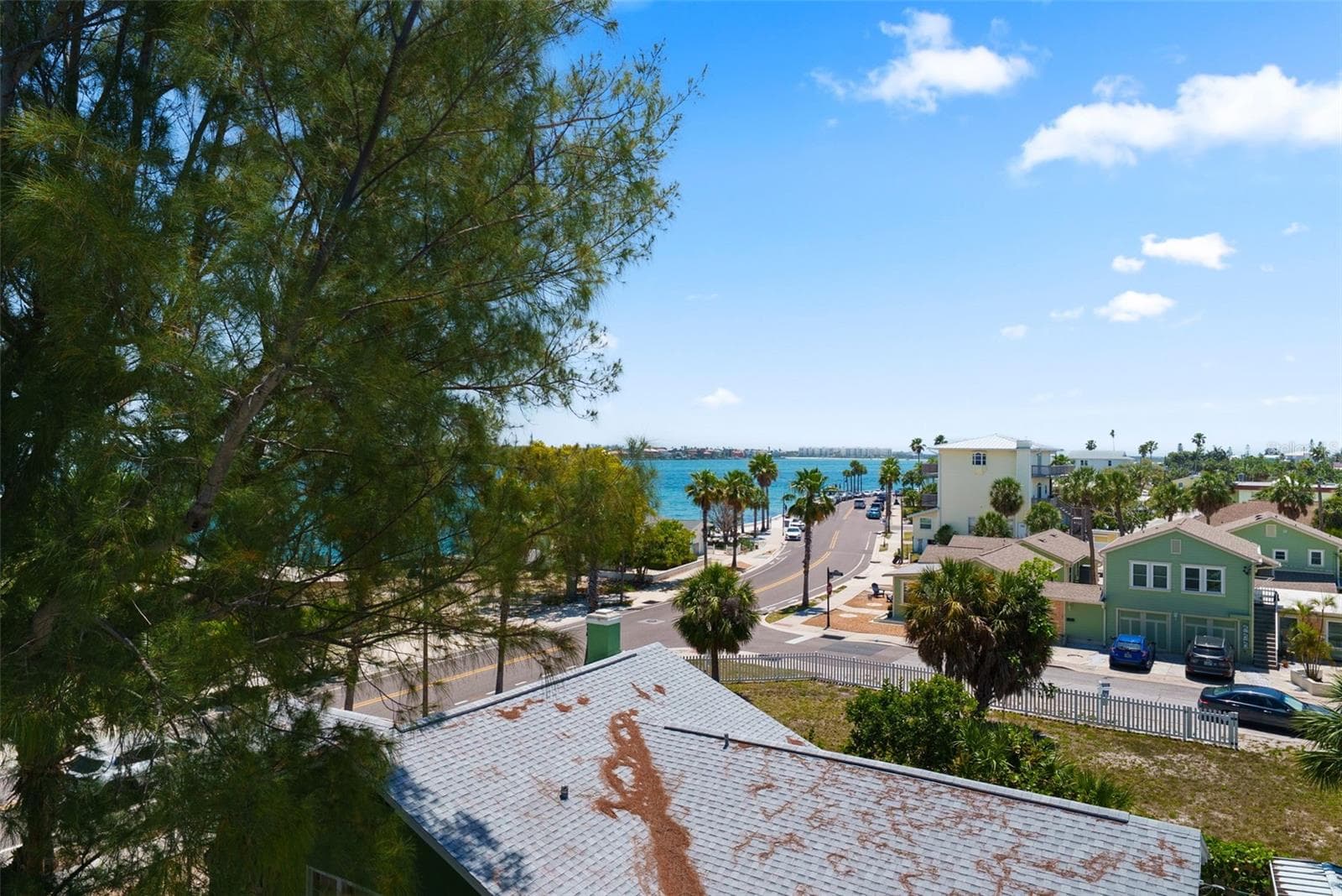 South toward the point of Pass-A-Grille - 1304 PASS A GRILLE WAY, ST PETE BEACH