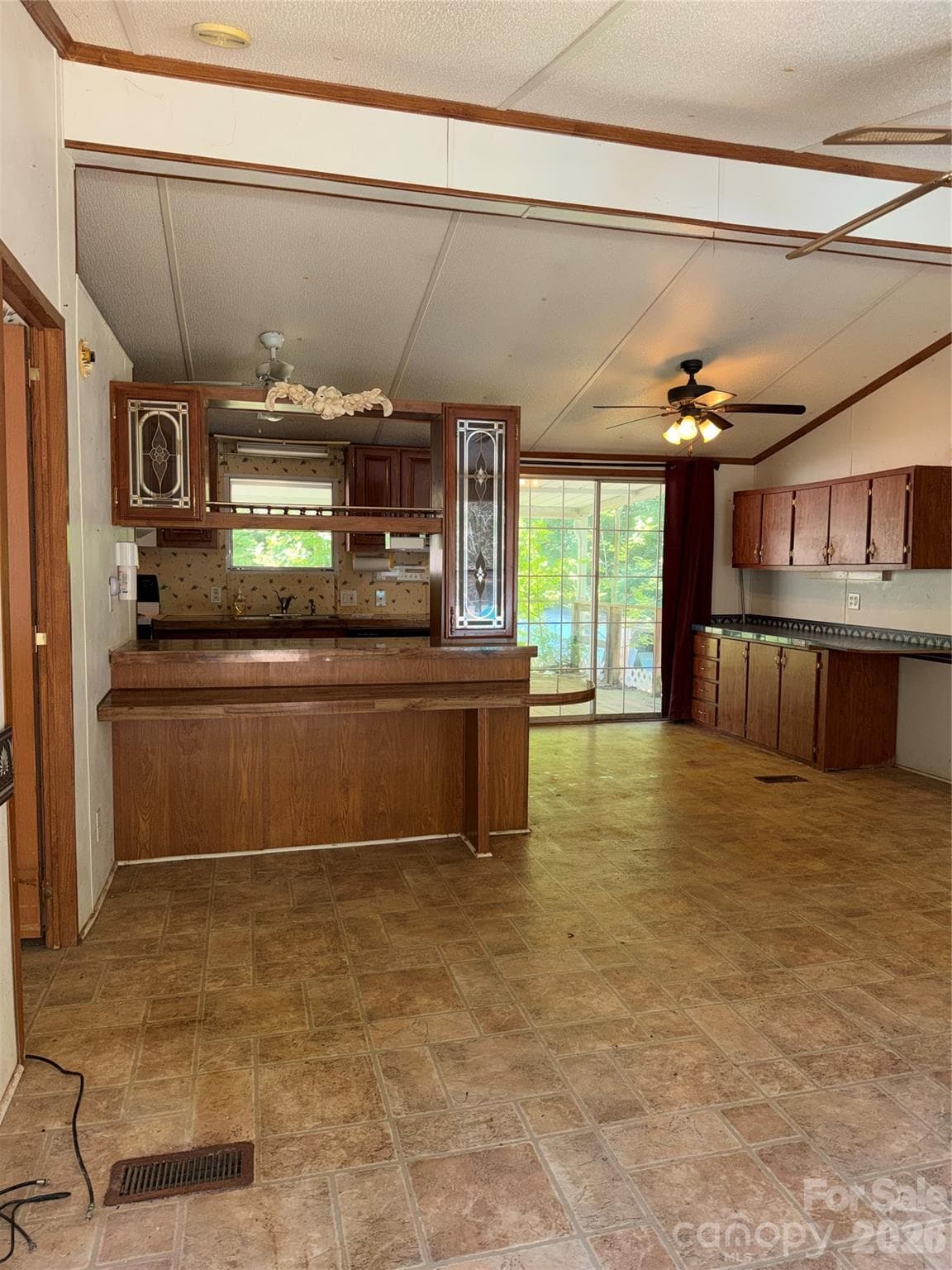 Single Family Residence at 1164 Smith Woods Lane, Hickory Grove, photo 4 of 28