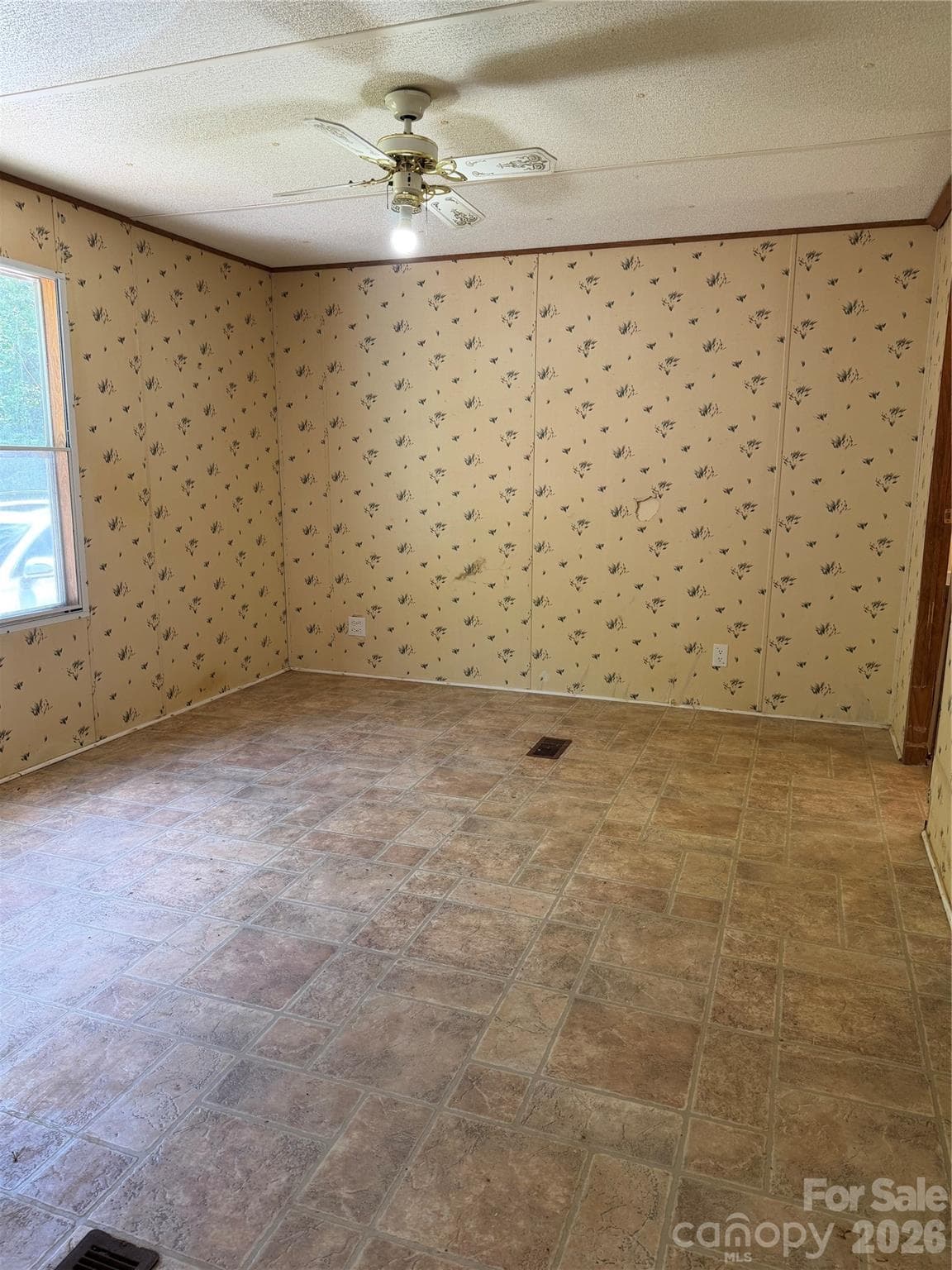 Single Family Residence at 1164 Smith Woods Lane, Hickory Grove, photo 14 of 28