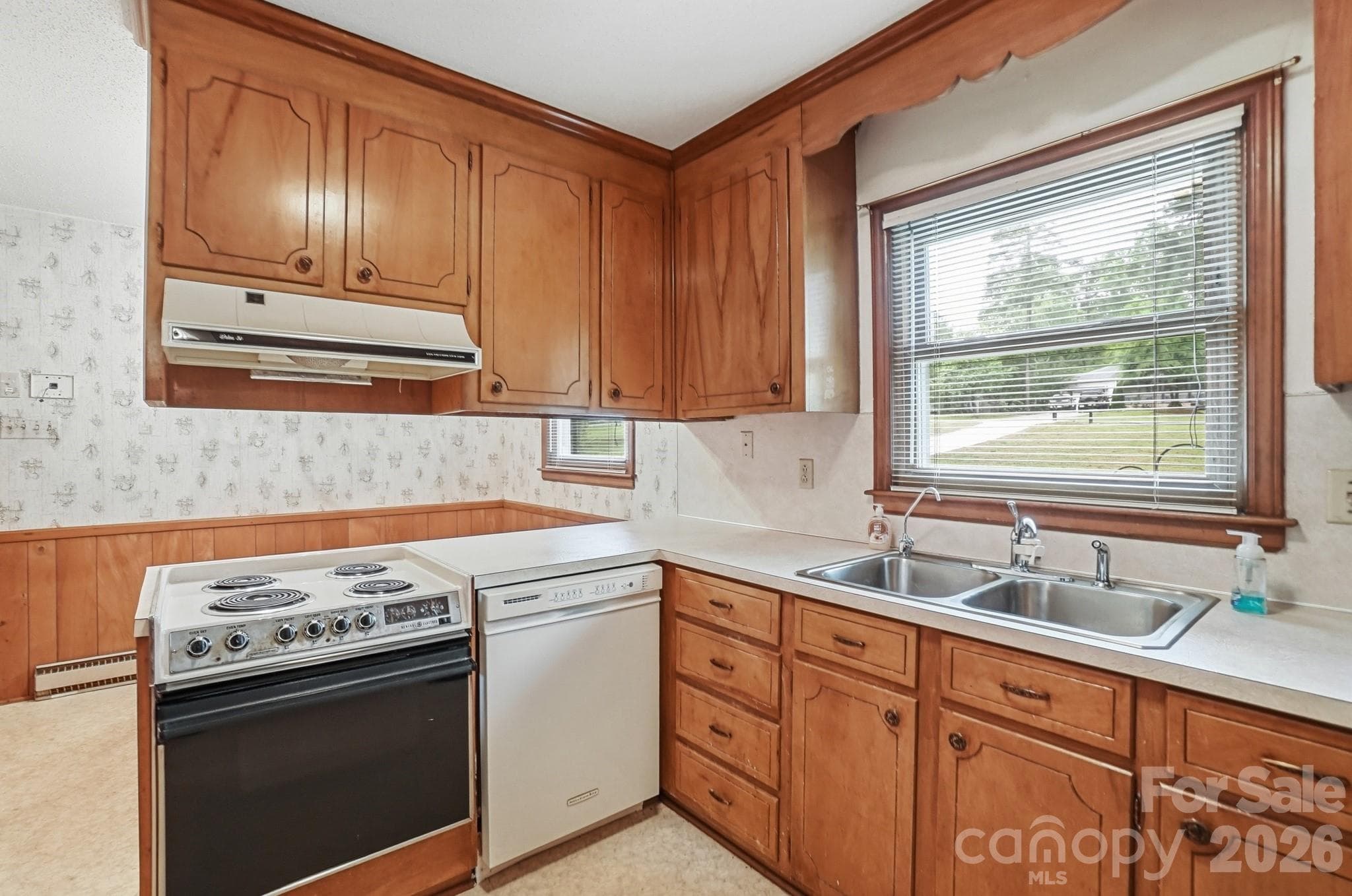 Single Family Residence at Charlotte, photo 8 of 35