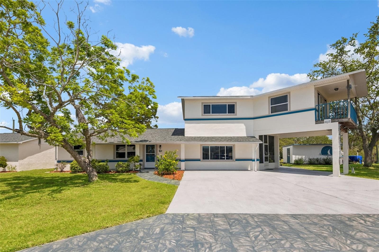 Single Family Residence at 8212 HAYWARD LN, PORT RICHEY, photo 2 of 57