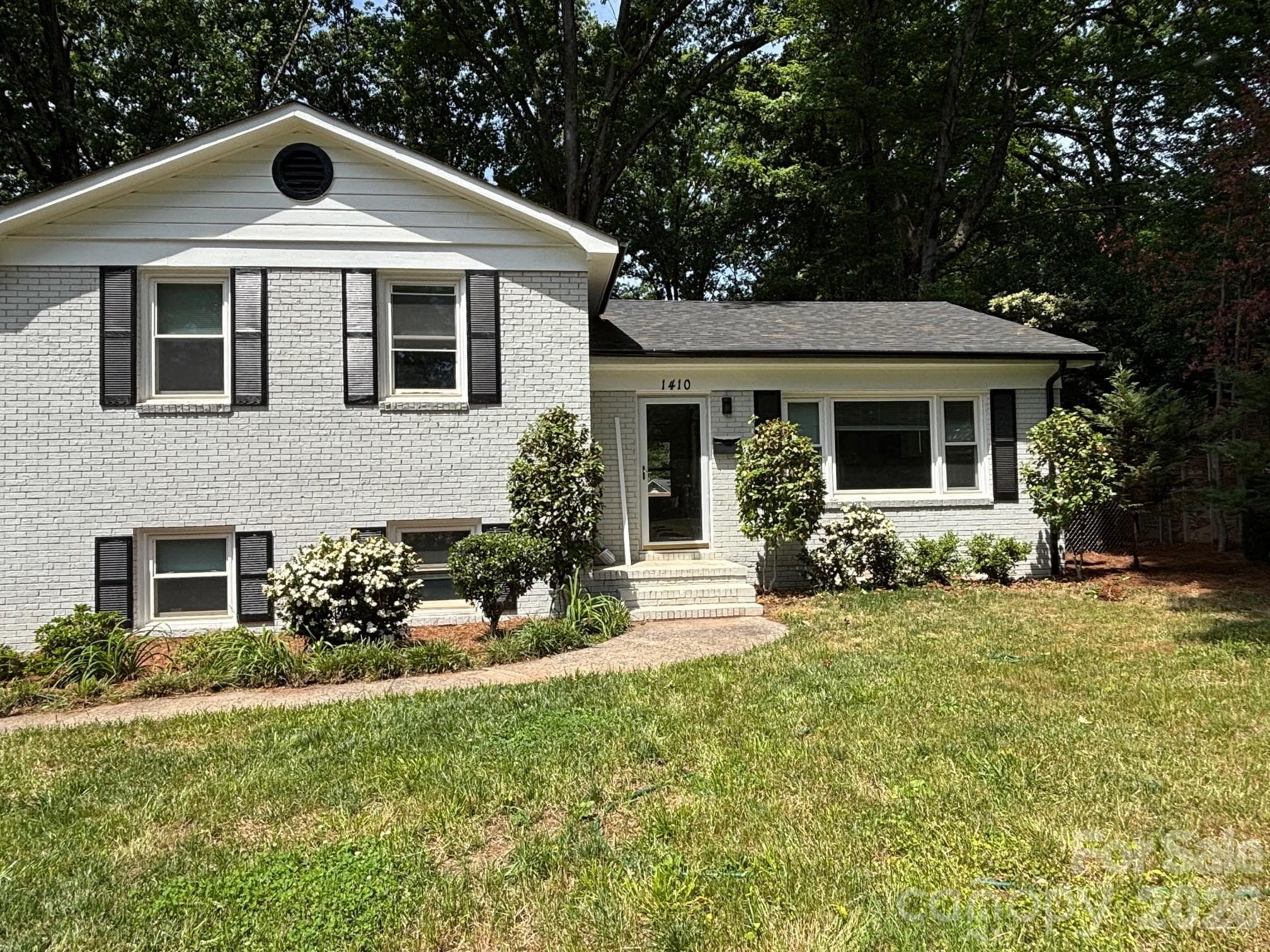 Front Elevation - Charlotte