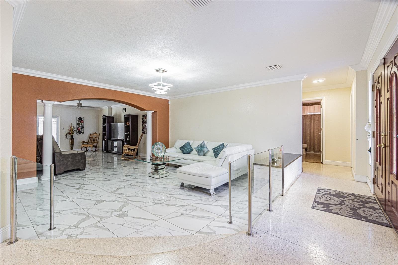Single Family Residence at 3112 W HENRY AVE, TAMPA, photo 10 of 31