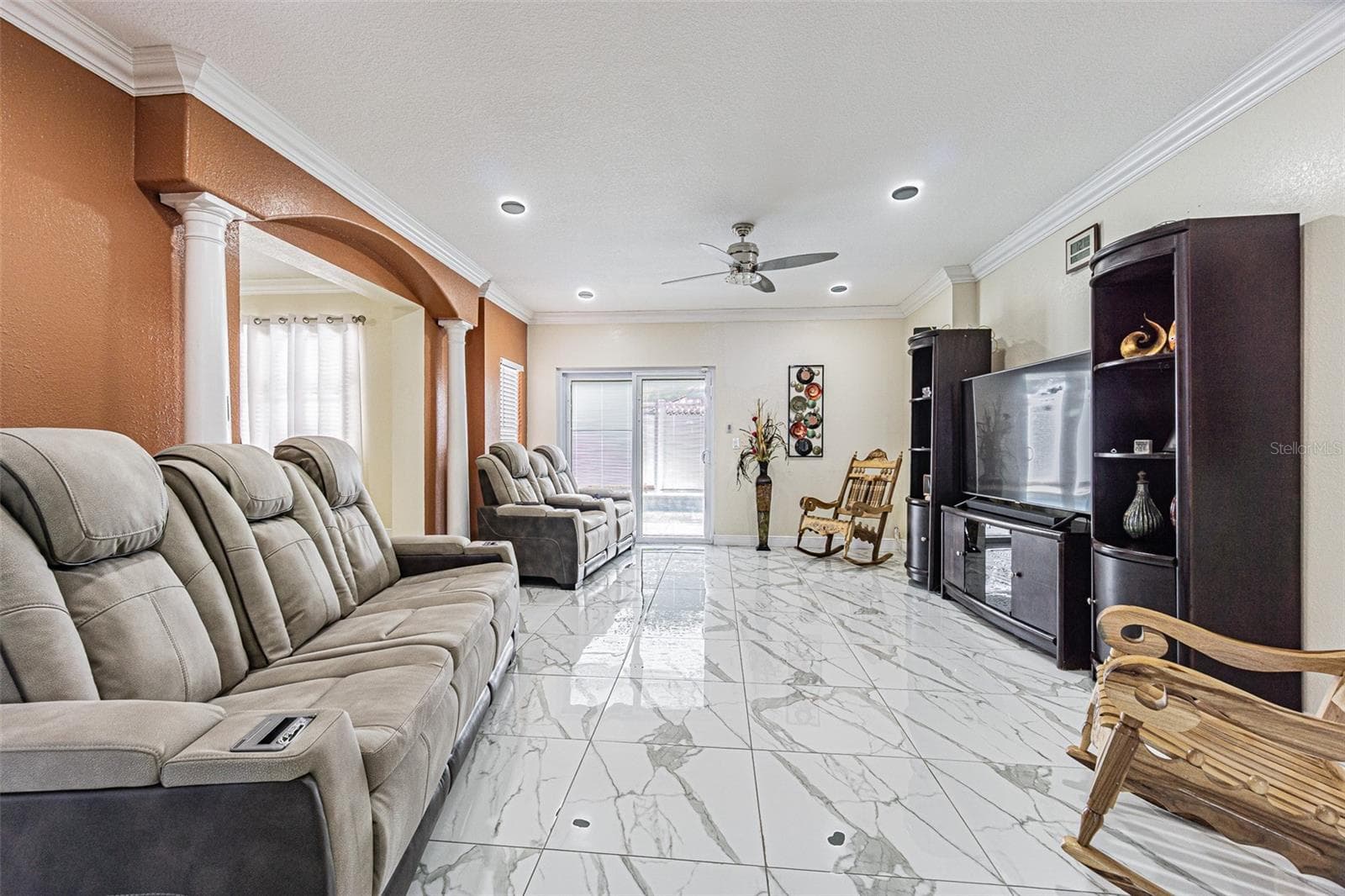 Single Family Residence at 3112 W HENRY AVE, TAMPA, photo 12 of 31