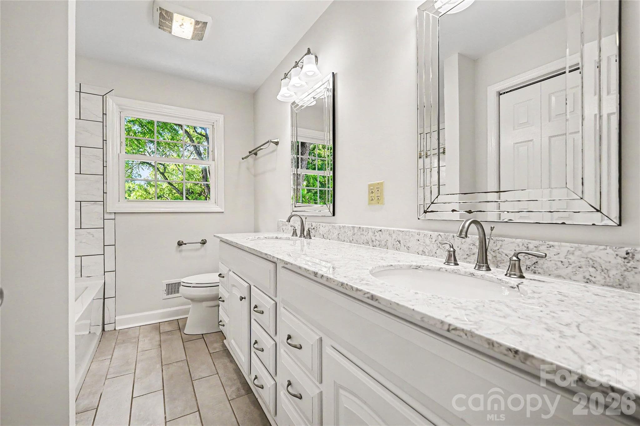 Single Family Residence at 211 Windsor Drive, Shelby, photo 6 of 21