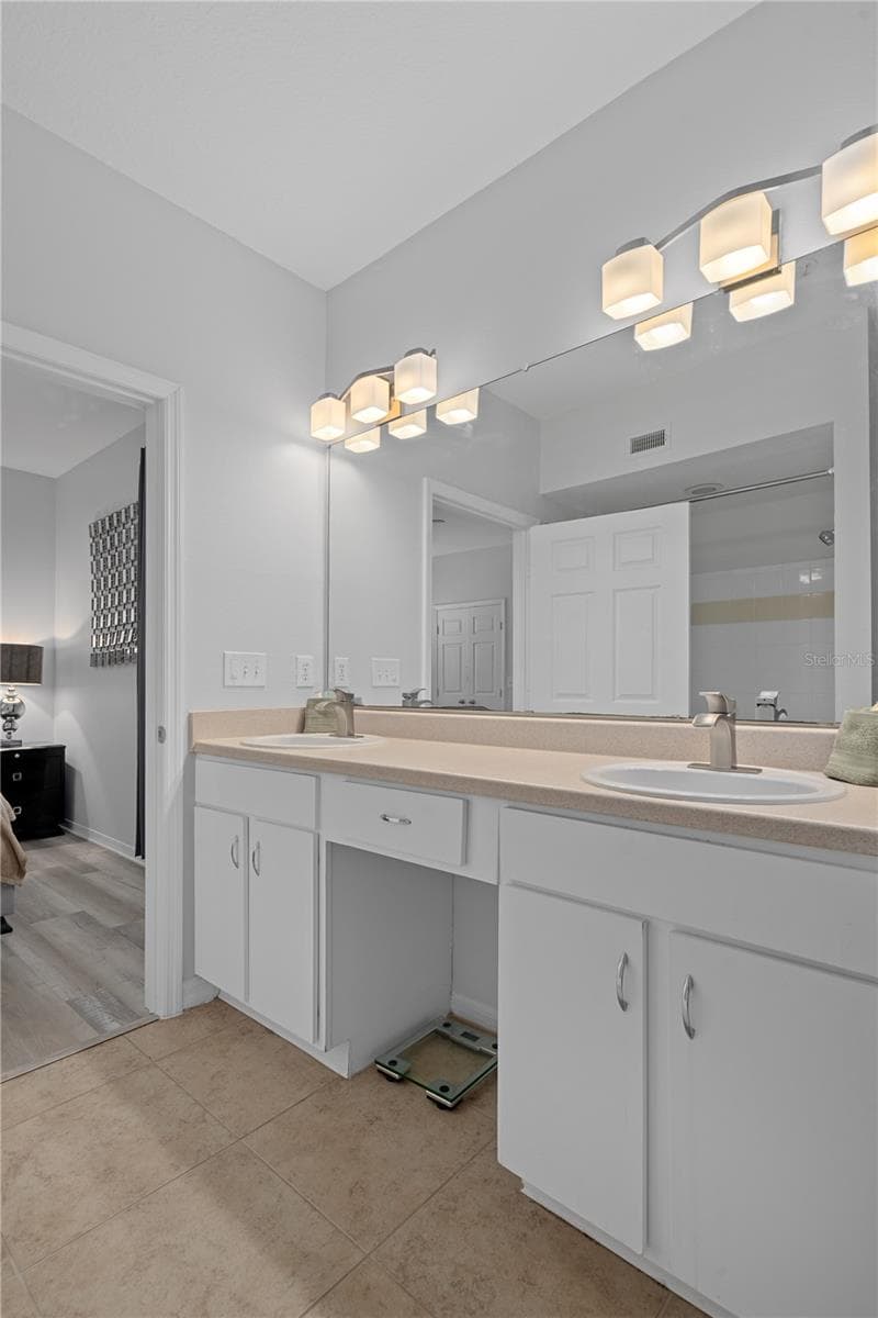 Condominium at 1810 E PALM AVE #5122, TAMPA, photo 21 of 56