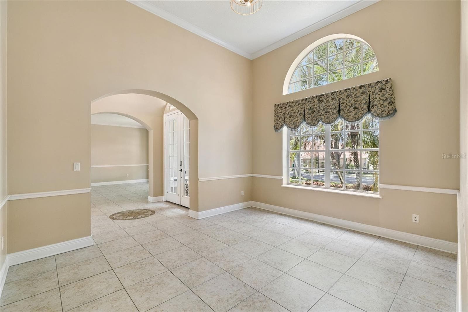 Single Family Residence at 7670 MILANO DR, ORLANDO, photo 8 of 37