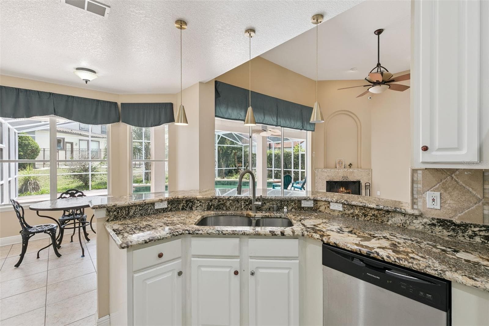 Single Family Residence at 7670 MILANO DR, ORLANDO, photo 14 of 37