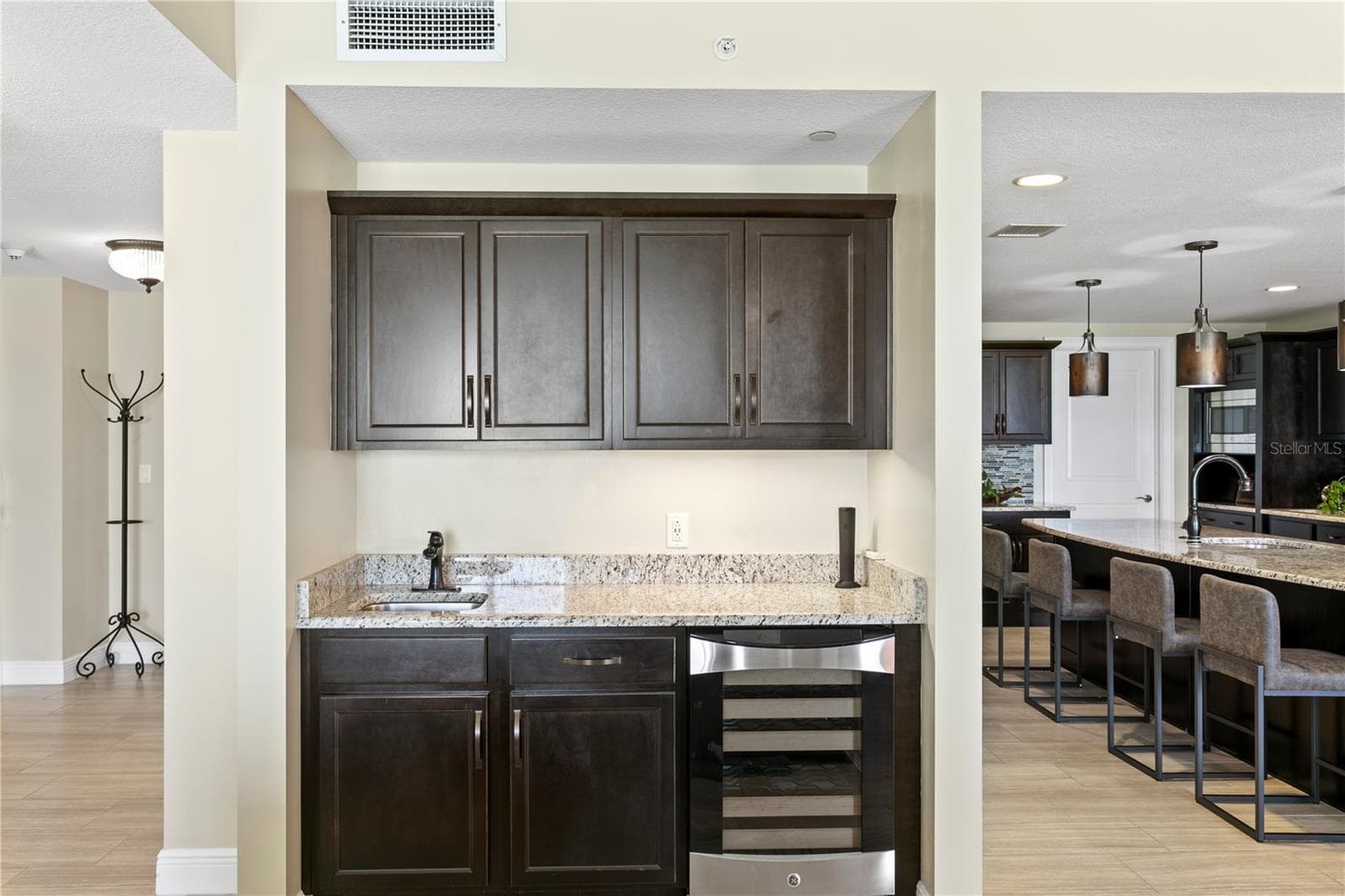 Condominium at 301 S GULFVIEW BLVD #604, CLEARWATER BEACH, photo 10 of 86