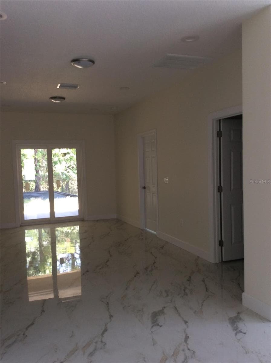 Single Family Residence at 2812 DURHAM ST, TAMPA, photo 4 of 12