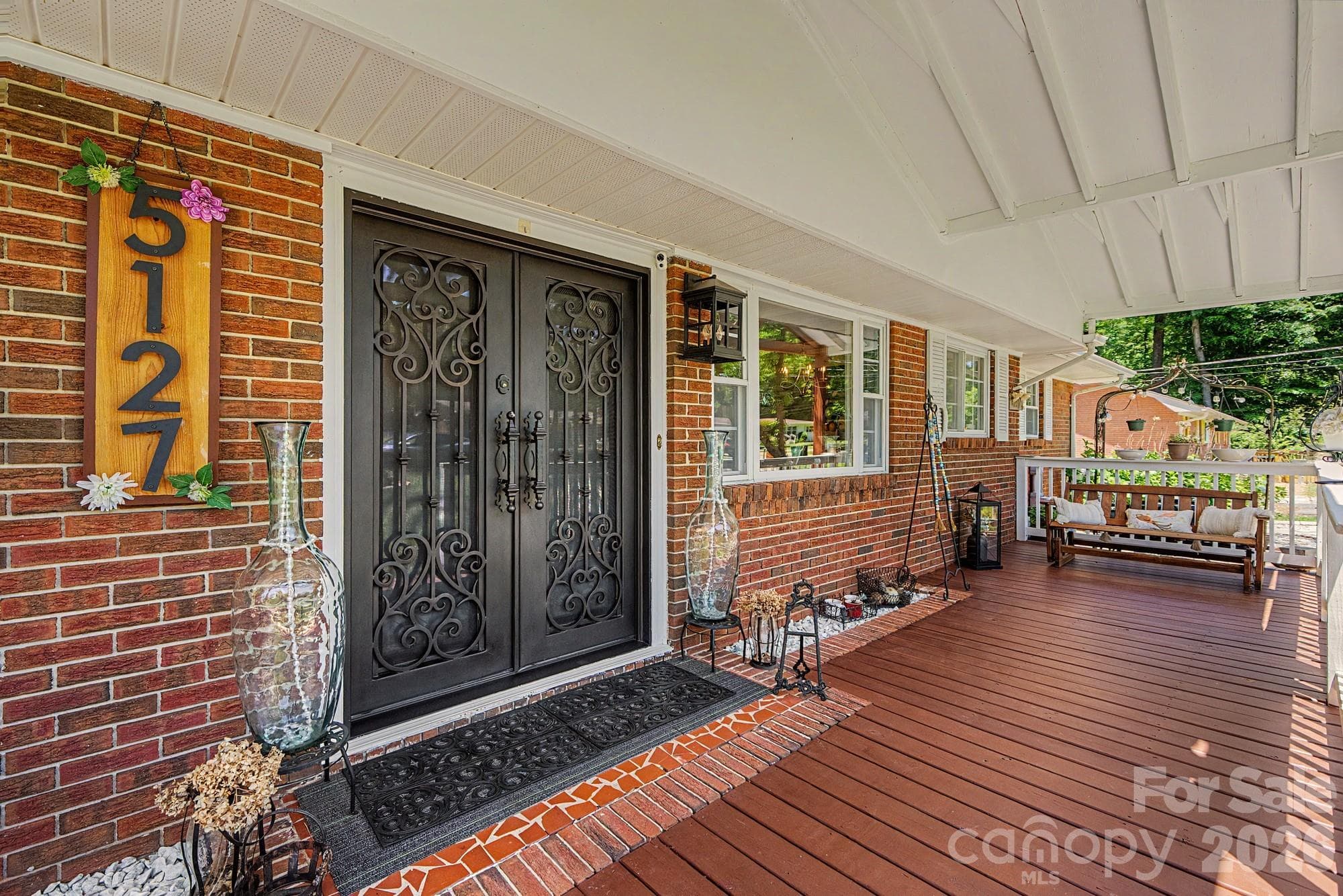 Front porch - Charlotte