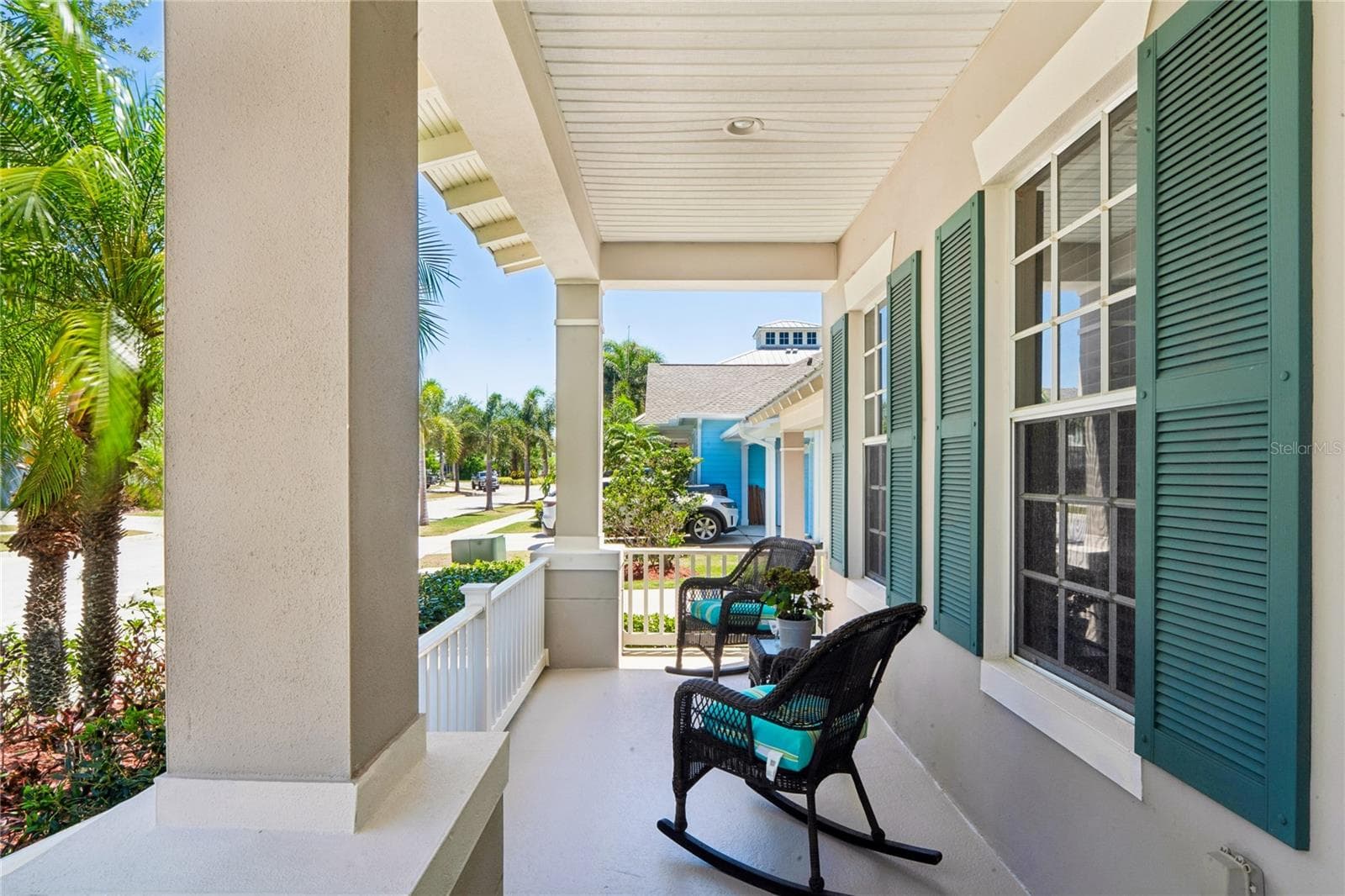 Front Porch - 5714 SEA TROUT PL, APOLLO BEACH
