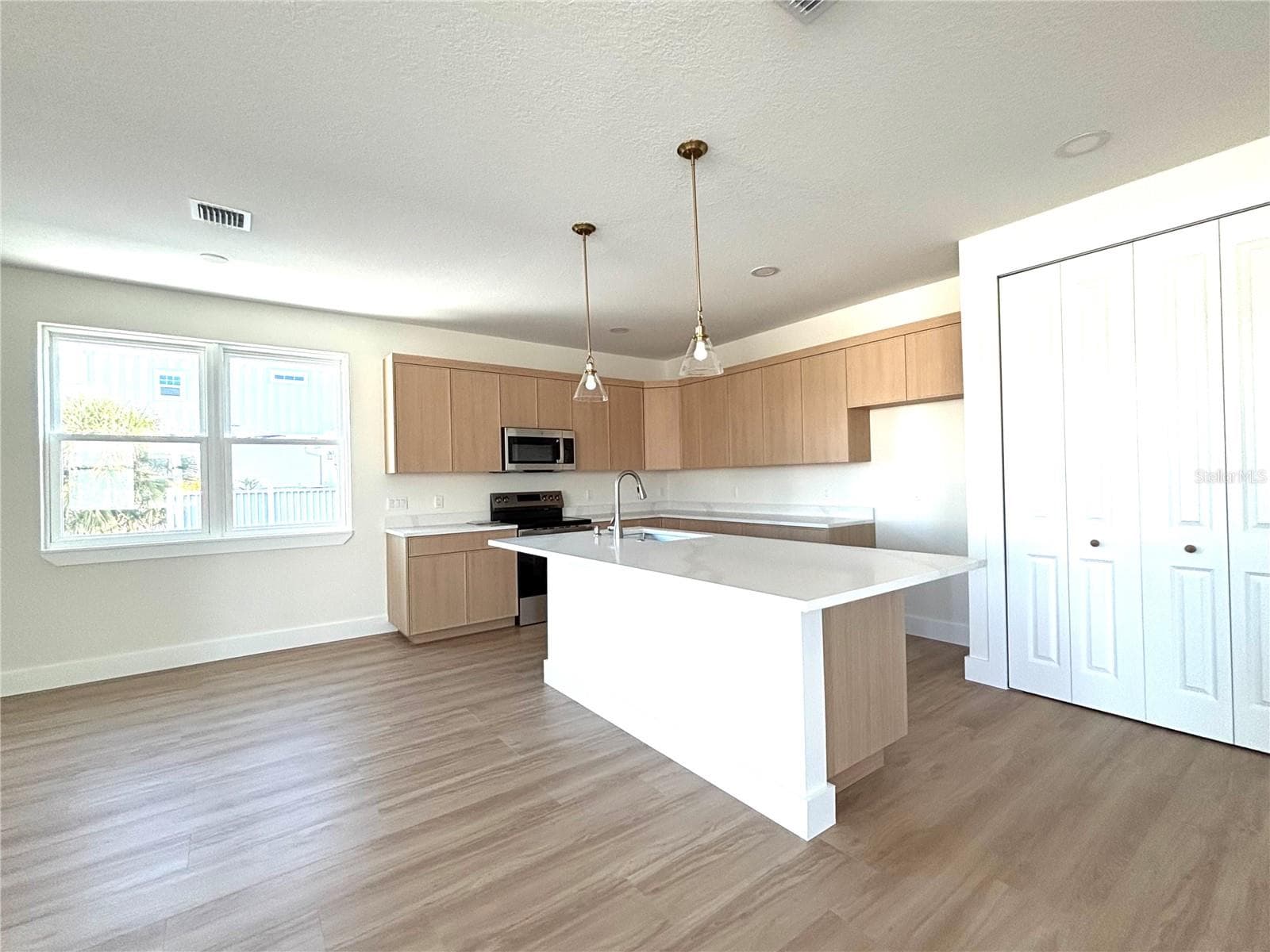 kitchen area - 711 GULF BLVD, INDIAN ROCKS BEACH