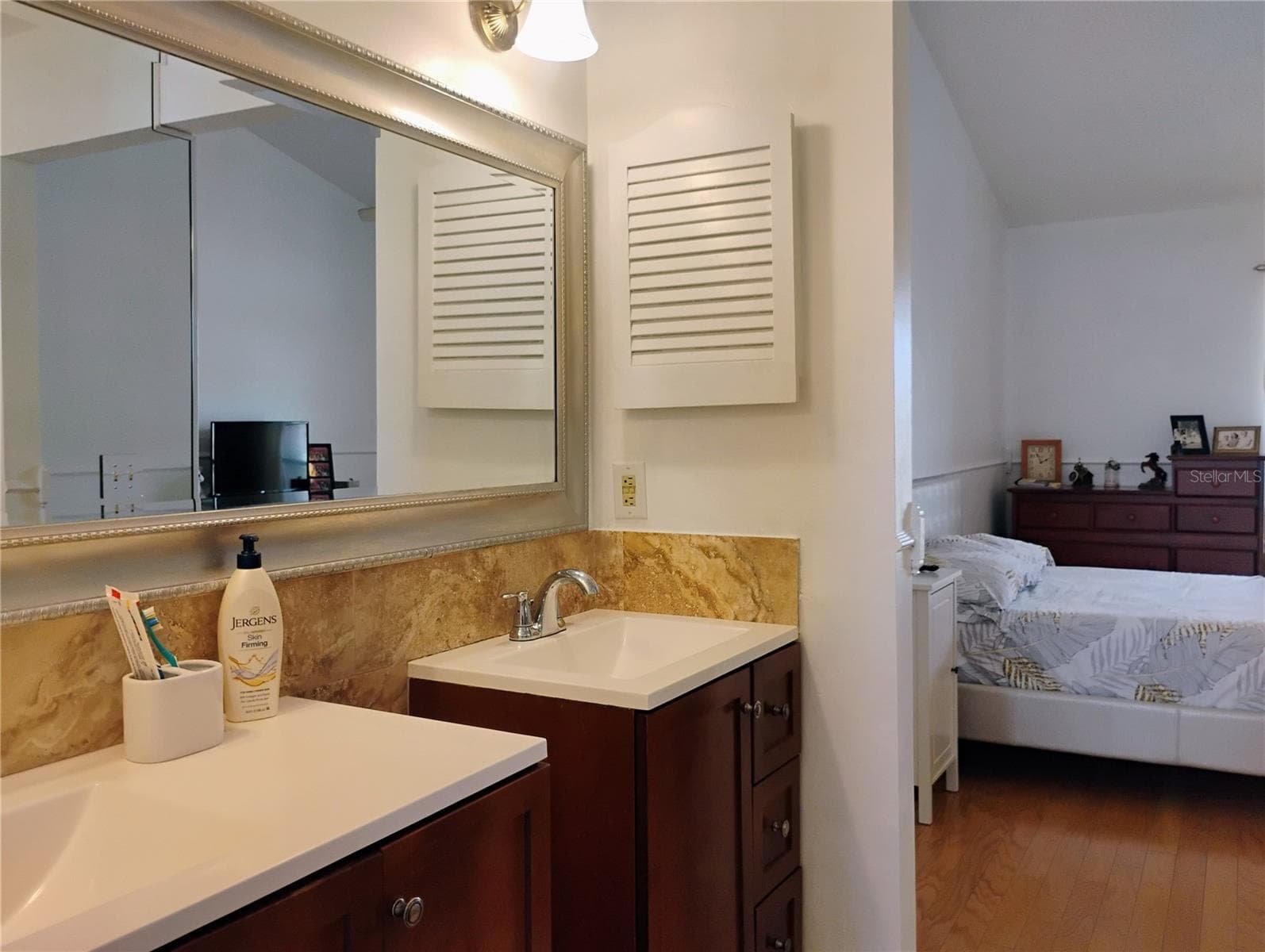 Single Family Residence at 9120 QUEEN ELIZABETH CT, ORLANDO, photo 14 of 25