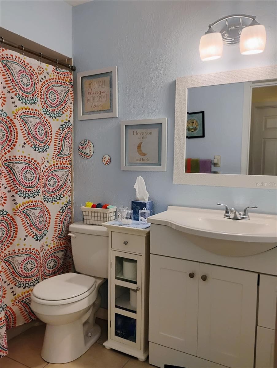 Single Family Residence at 9120 QUEEN ELIZABETH CT, ORLANDO, photo 21 of 25