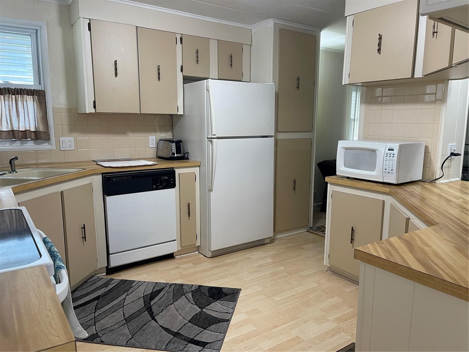 Manufactured Home at 87 N BOBWHITE ROAD, WILDWOOD, photo 6 of 48