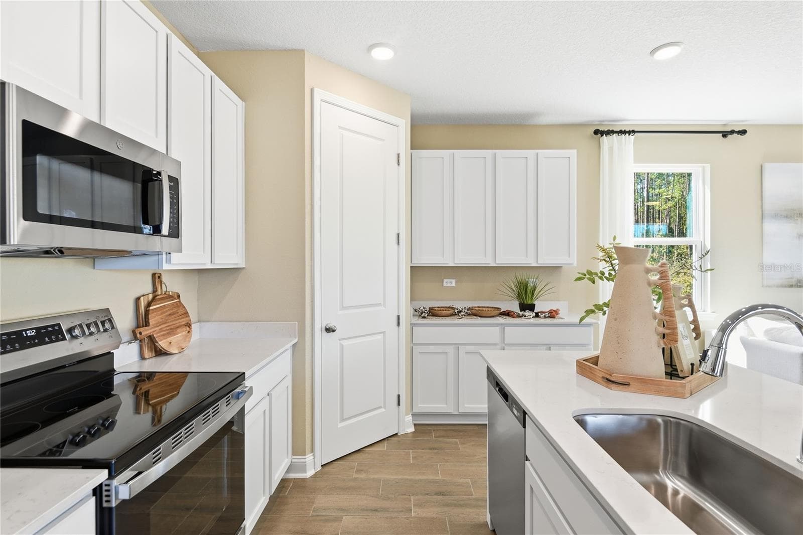 Single Family Residence at 2530 29TH LN E, PALMETTO, photo 13 of 62