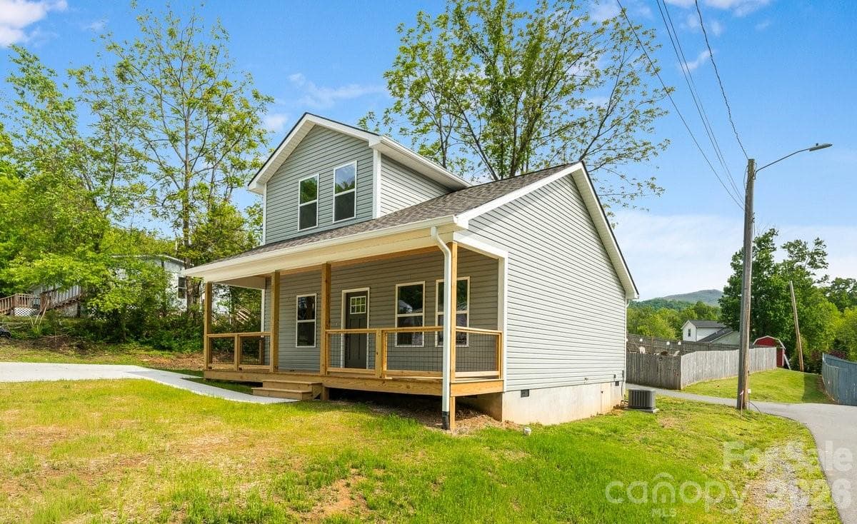 Single Family Residence at Waynesville, photo 2 of 28