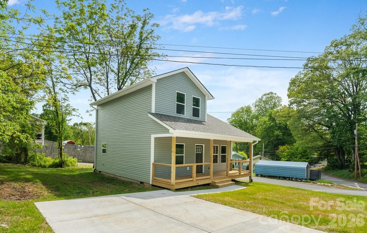 Single Family Residence at Waynesville, photo 3 of 28