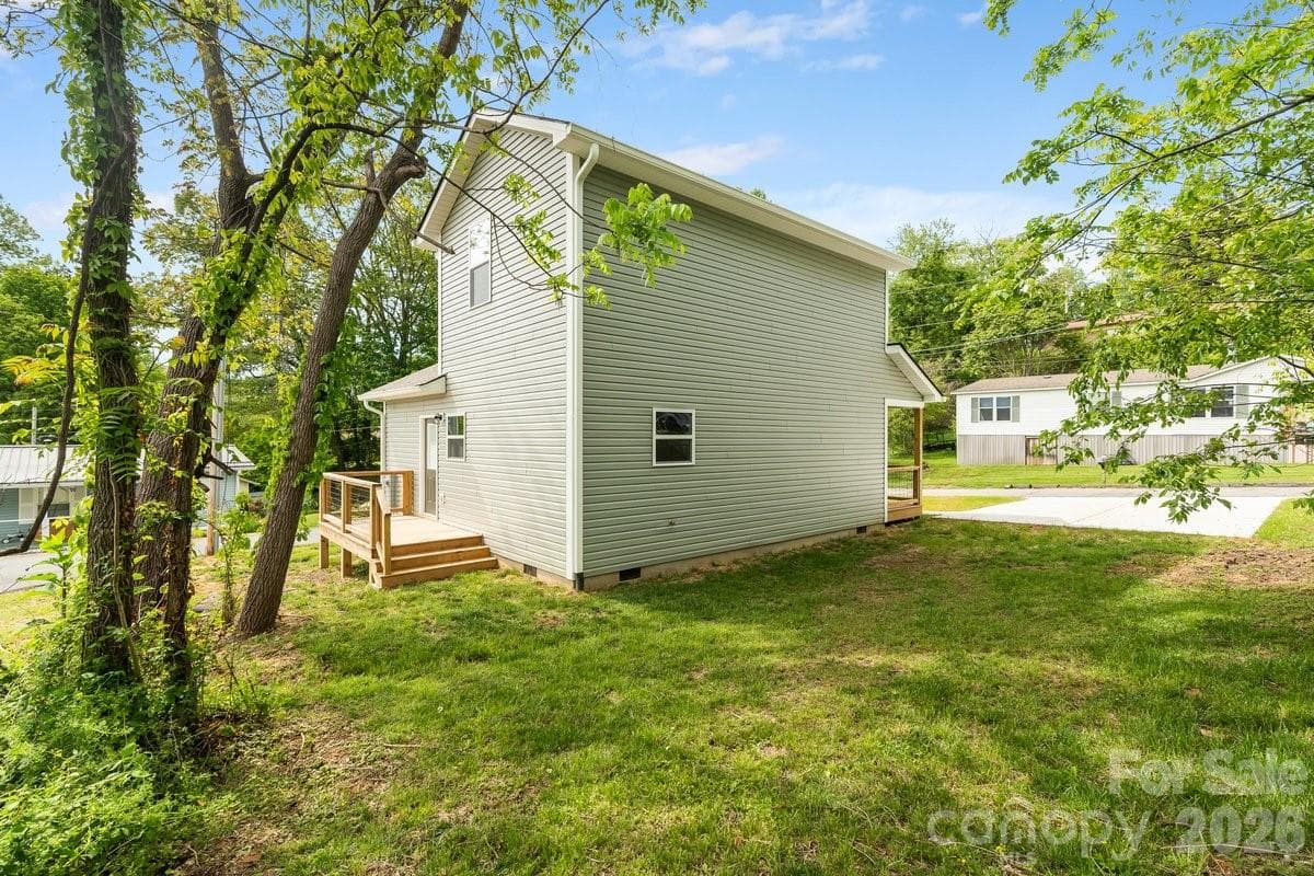 Single Family Residence at Waynesville, photo 4 of 28