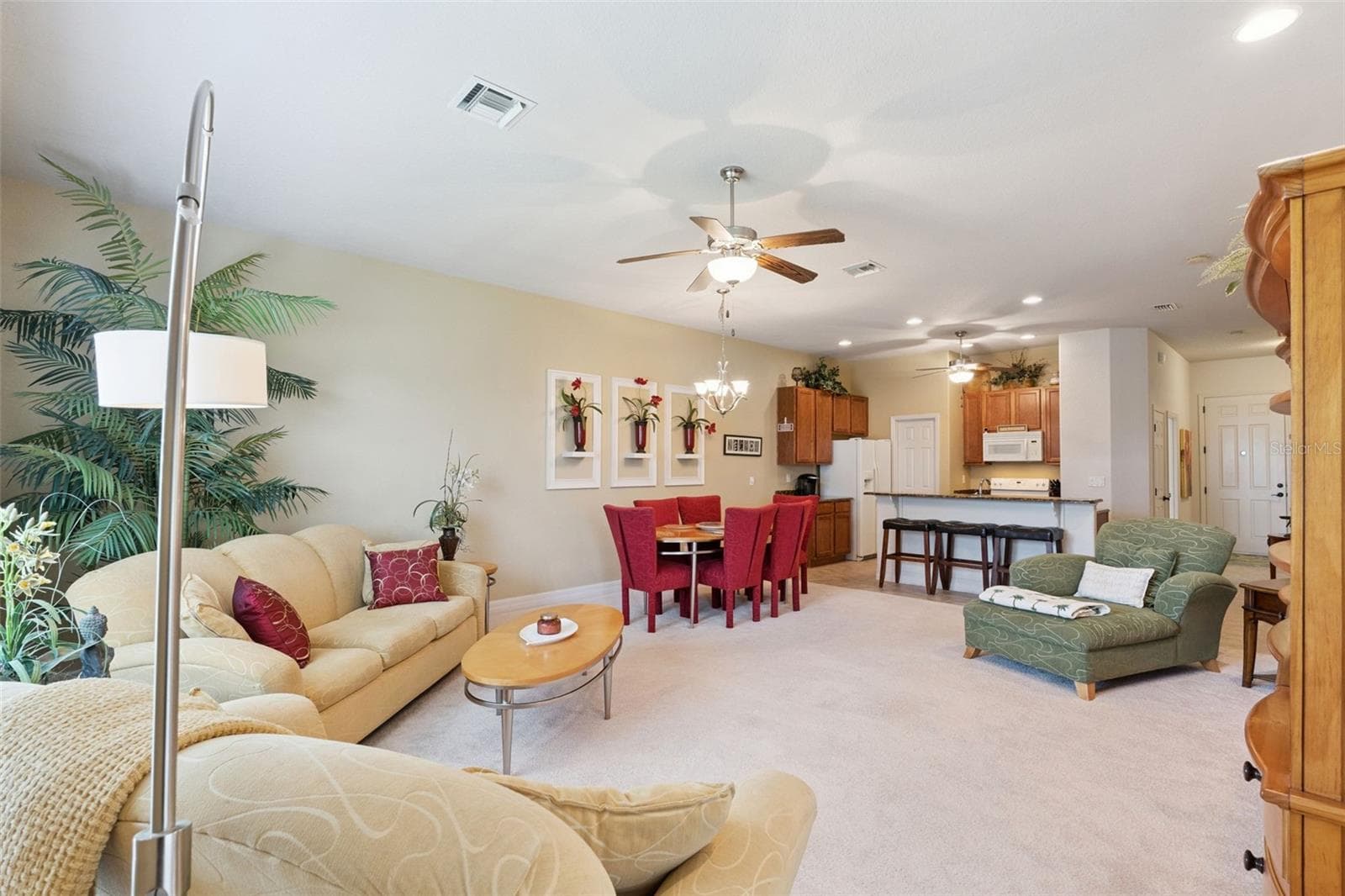 Townhouse at 1005 GREEN GATE BLVD, GROVELAND, photo 7 of 52