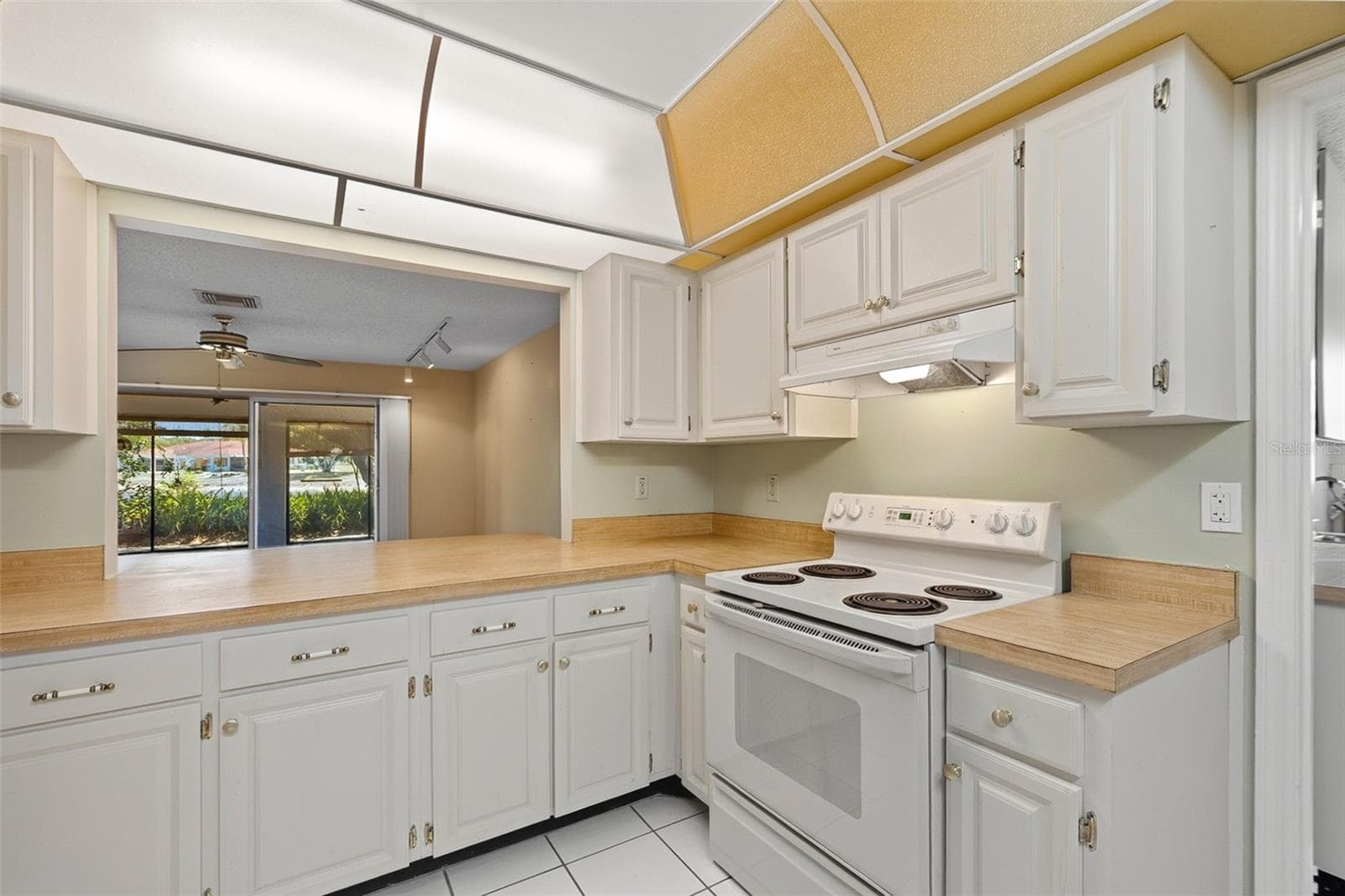 Kitchen - 1027 BLUEWATER DR, SUN CITY CENTER