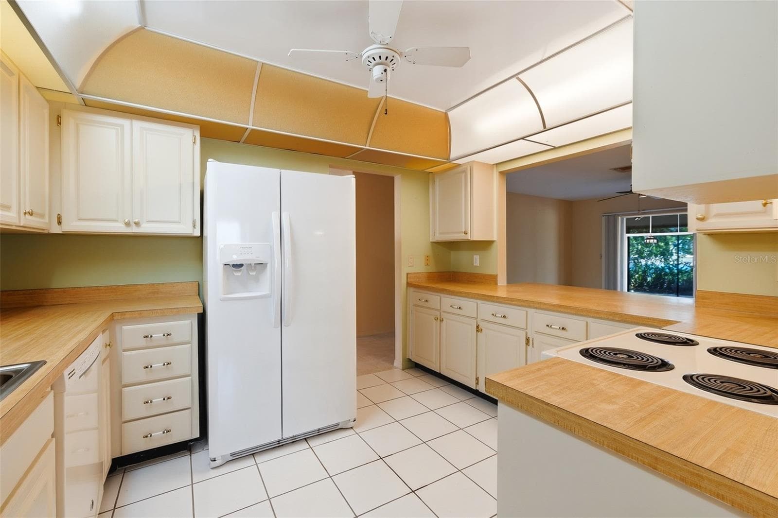 Kitchen - 1027 BLUEWATER DR, SUN CITY CENTER