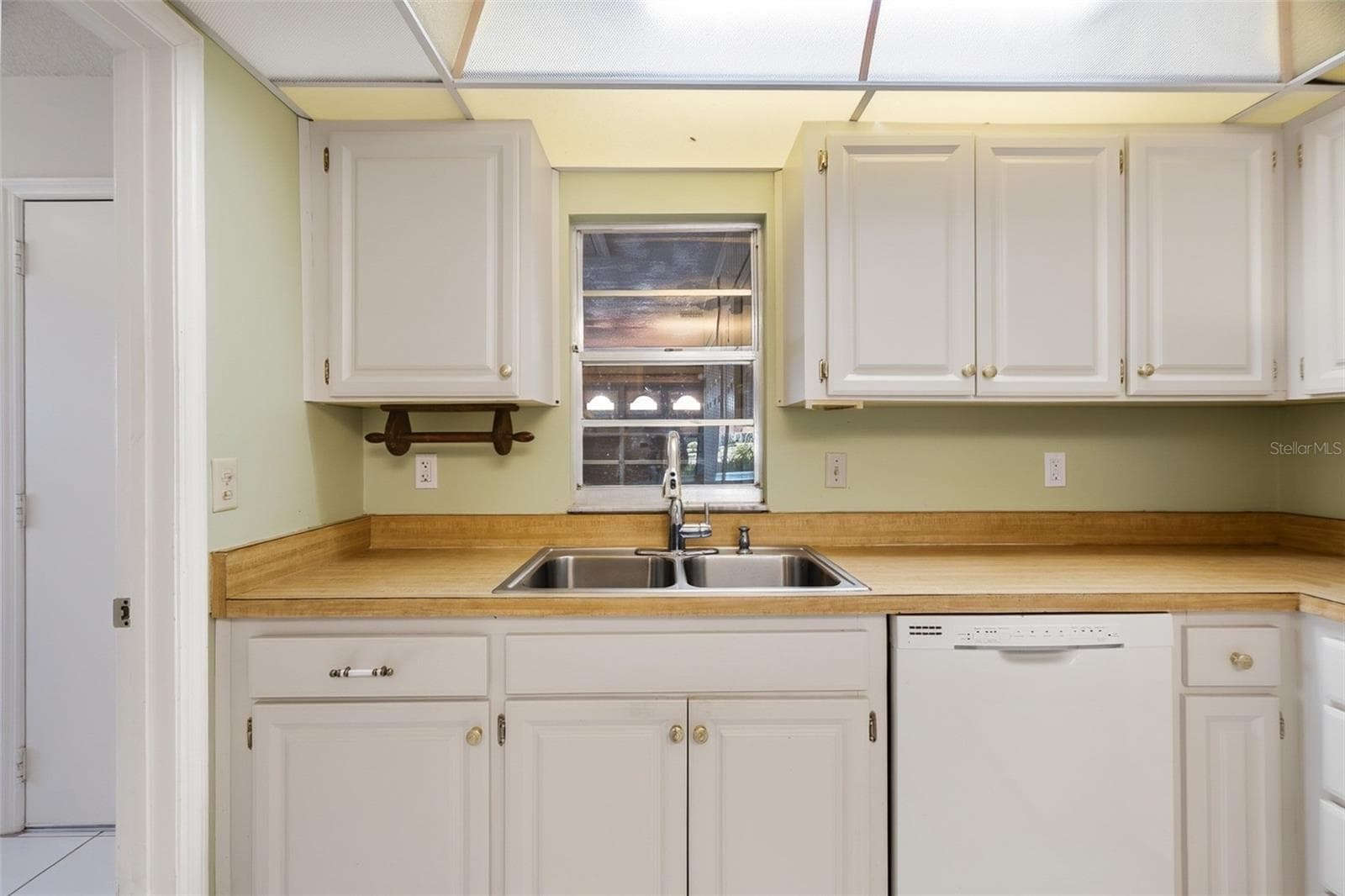 Kitchen - 1027 BLUEWATER DR, SUN CITY CENTER