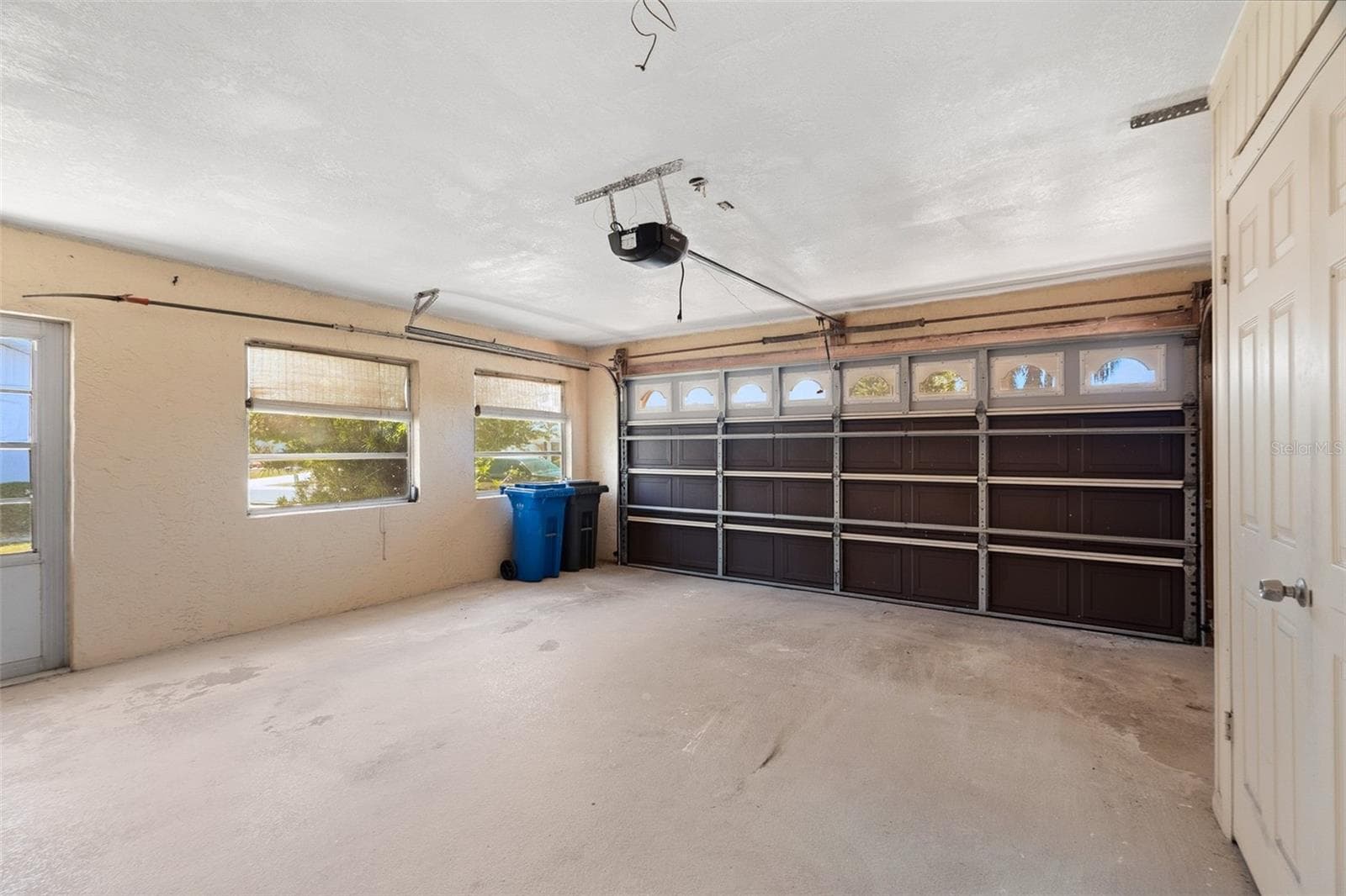 Garage - 1027 BLUEWATER DR, SUN CITY CENTER