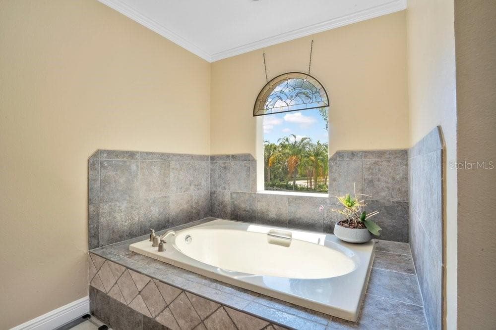 Relaxation time, light and bright as well - 3858 SHORE BLVD, OLDSMAR