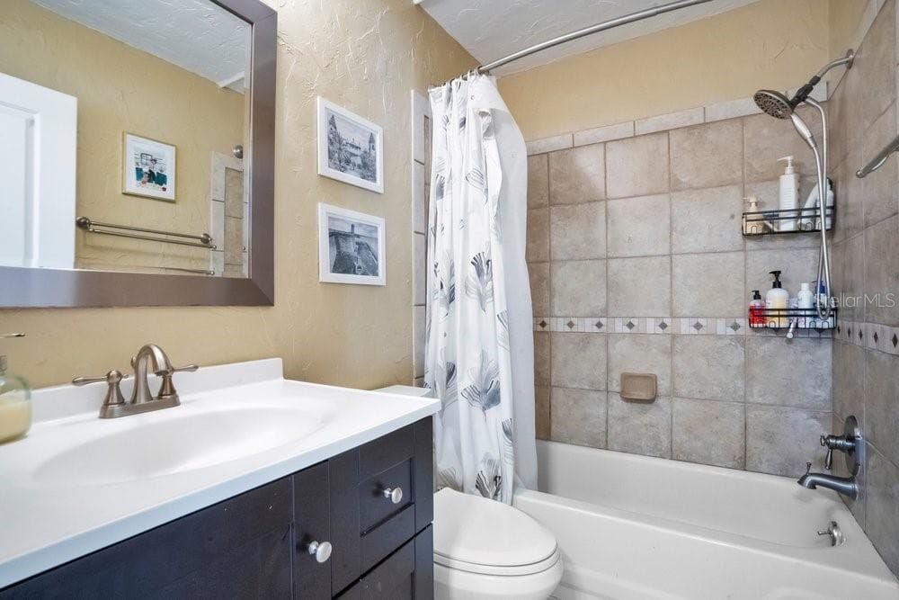 Guest bath - 3858 SHORE BLVD, OLDSMAR