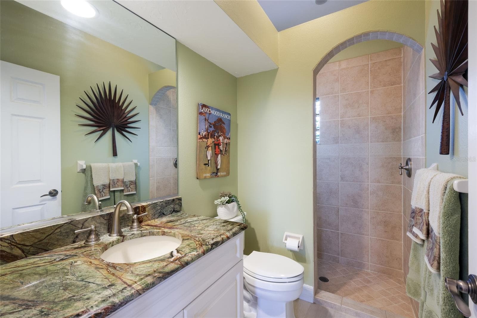 Single Family Residence at 7207 ASHLAND GLN, LAKEWOOD RANCH, photo 33 of 83