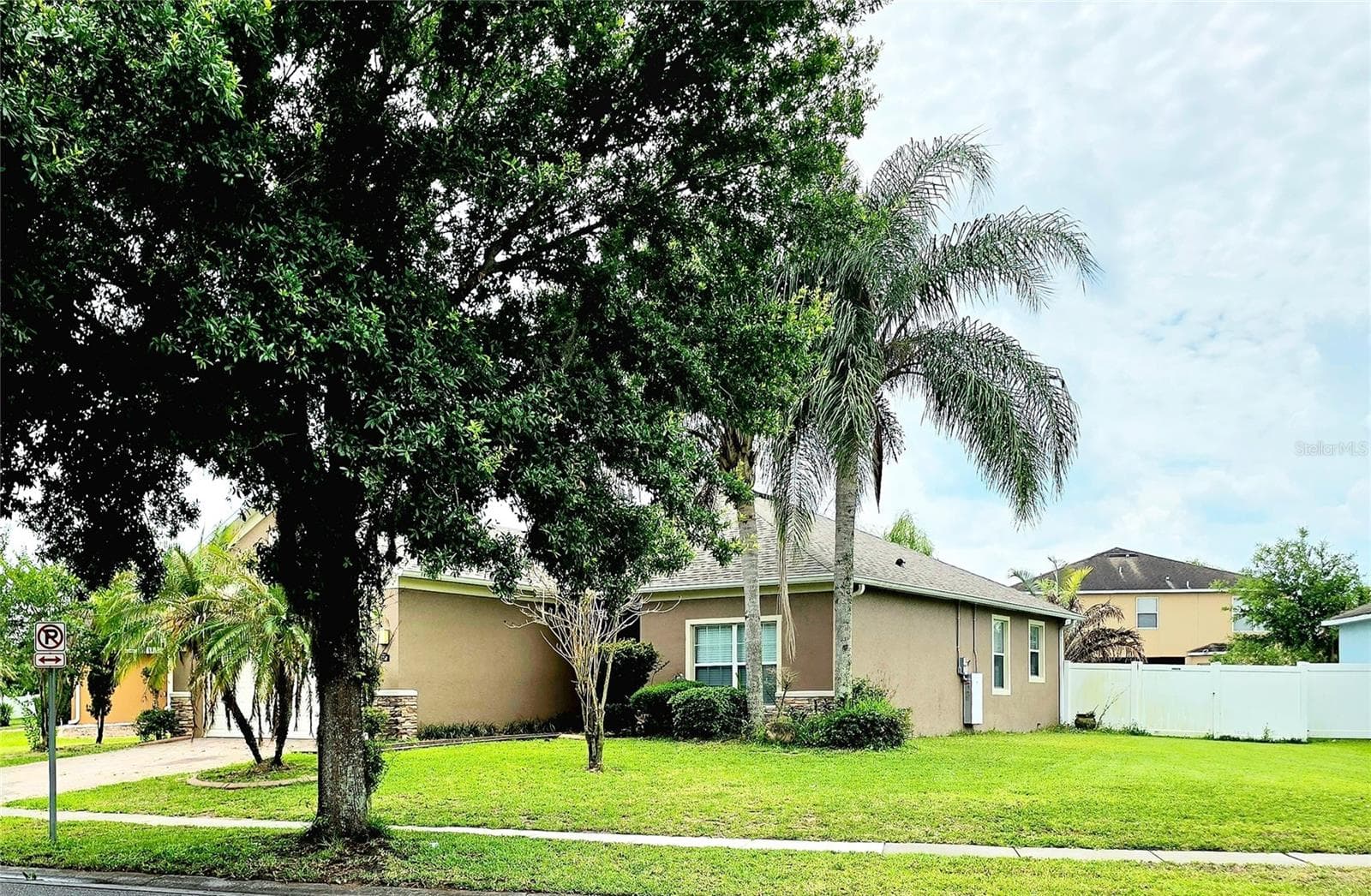 Single Family Residence at 1710 PLANTATION POINTE DR, ORLANDO, photo 3 of 45