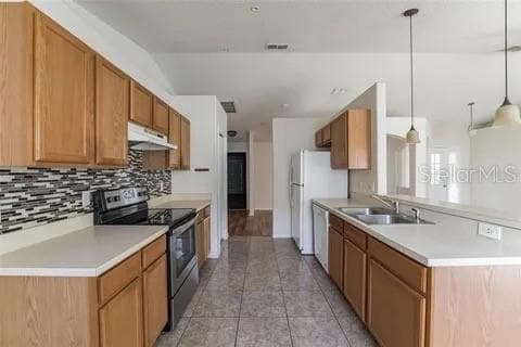 Single Family Residence at 502 MATTERHORN PL, KISSIMMEE, photo 8 of 25