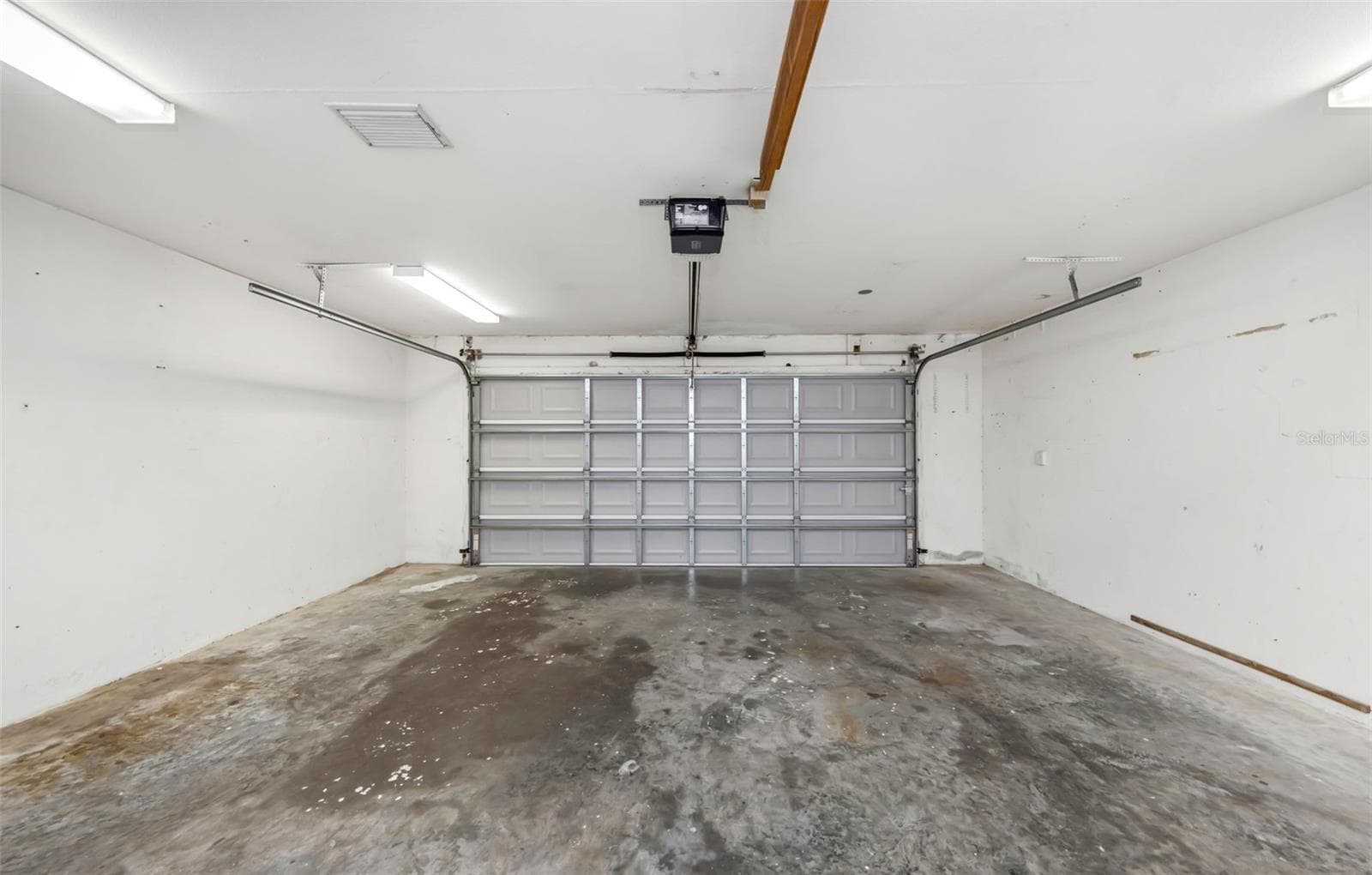 Garage - 3334 BRIAN RD N, PALM HARBOR