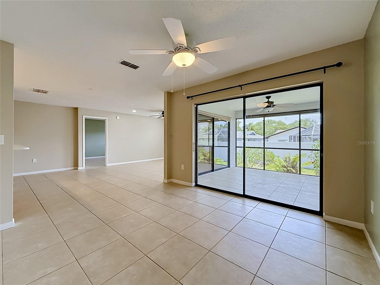 Condominium at 2733 COUNTRYSIDE BLVD #105, CLEARWATER, photo 14 of 43