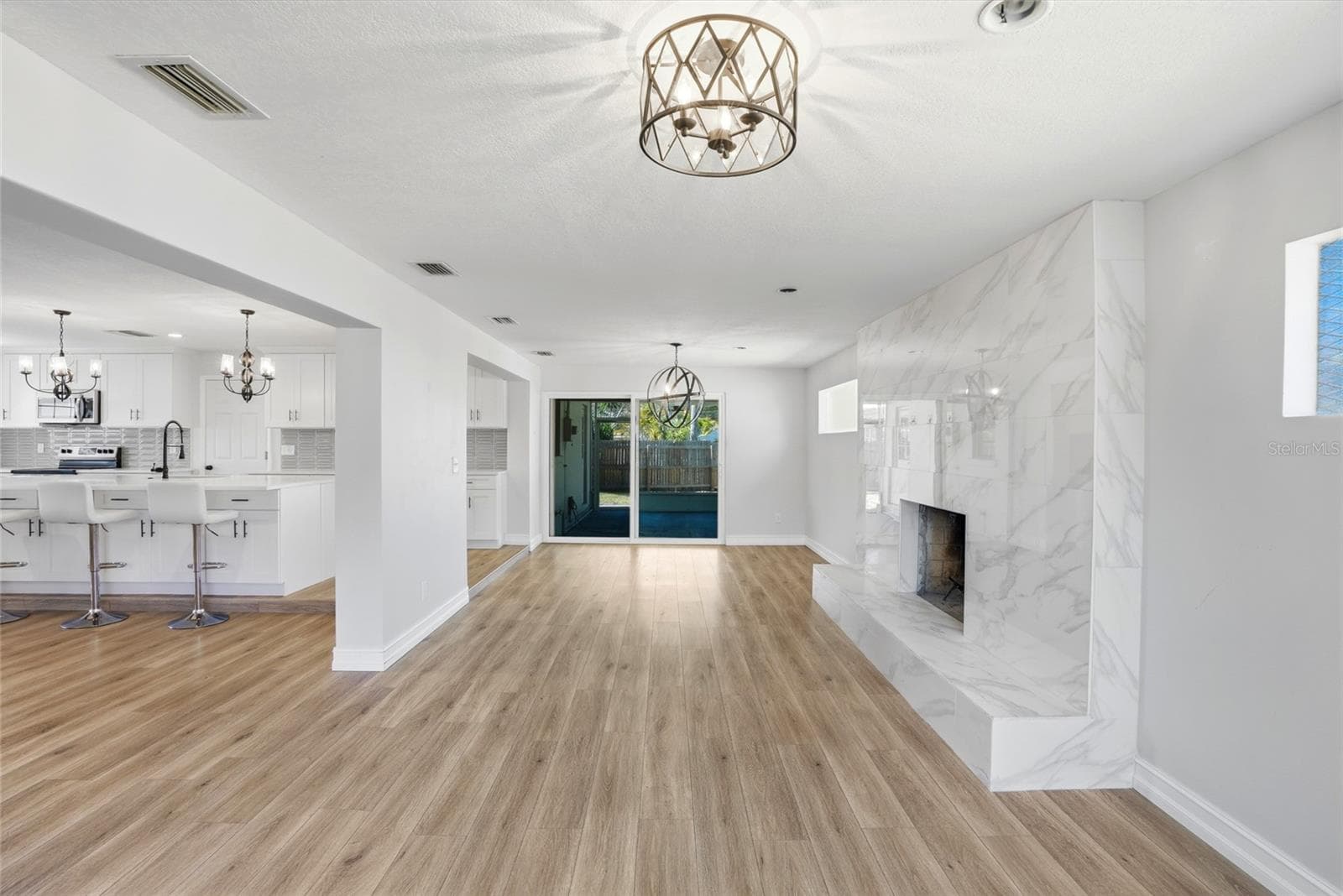 Single Family Residence at 1349 VIEWTOP DR, CLEARWATER, photo 14 of 31