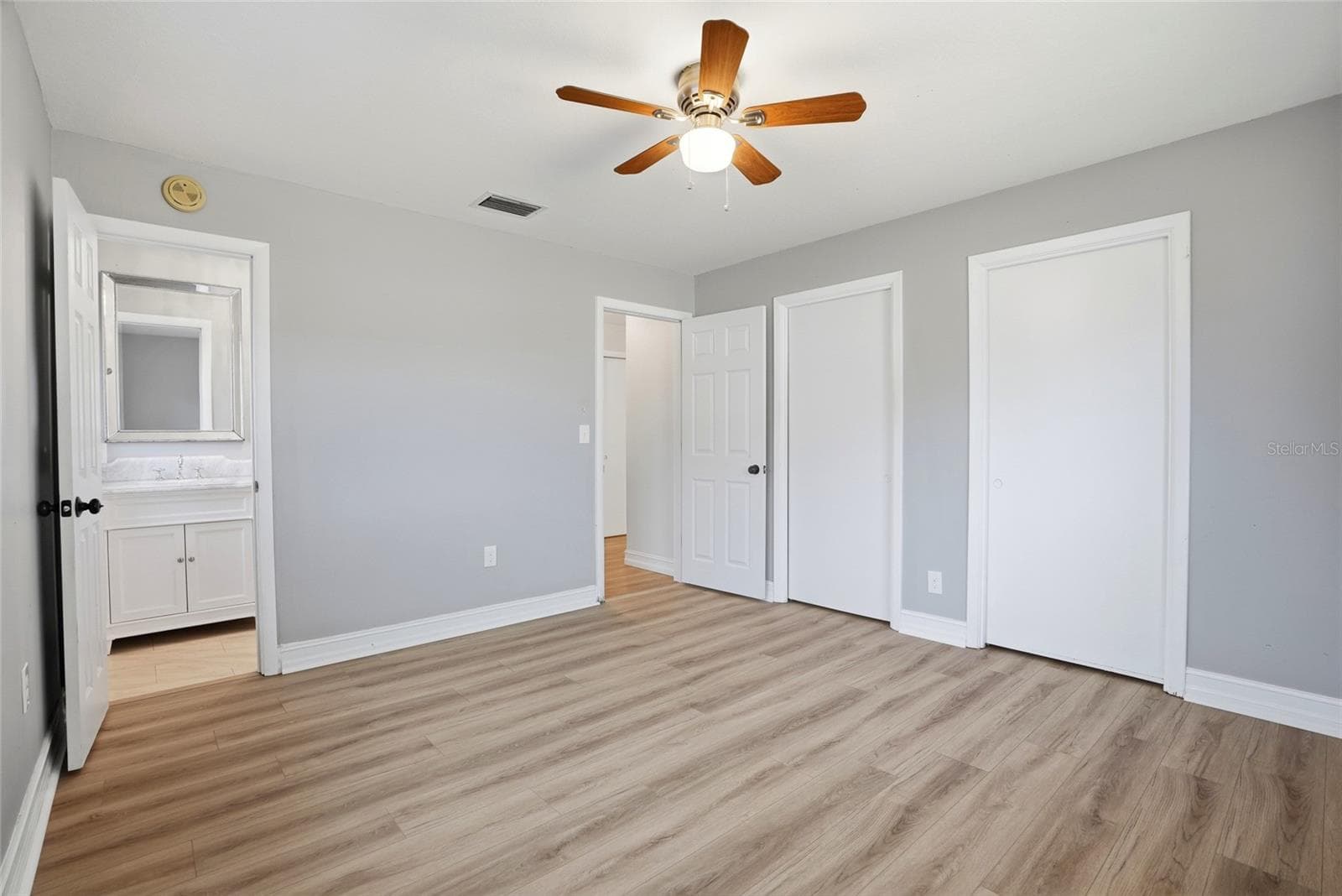Single Family Residence at 1349 VIEWTOP DR, CLEARWATER, photo 18 of 31