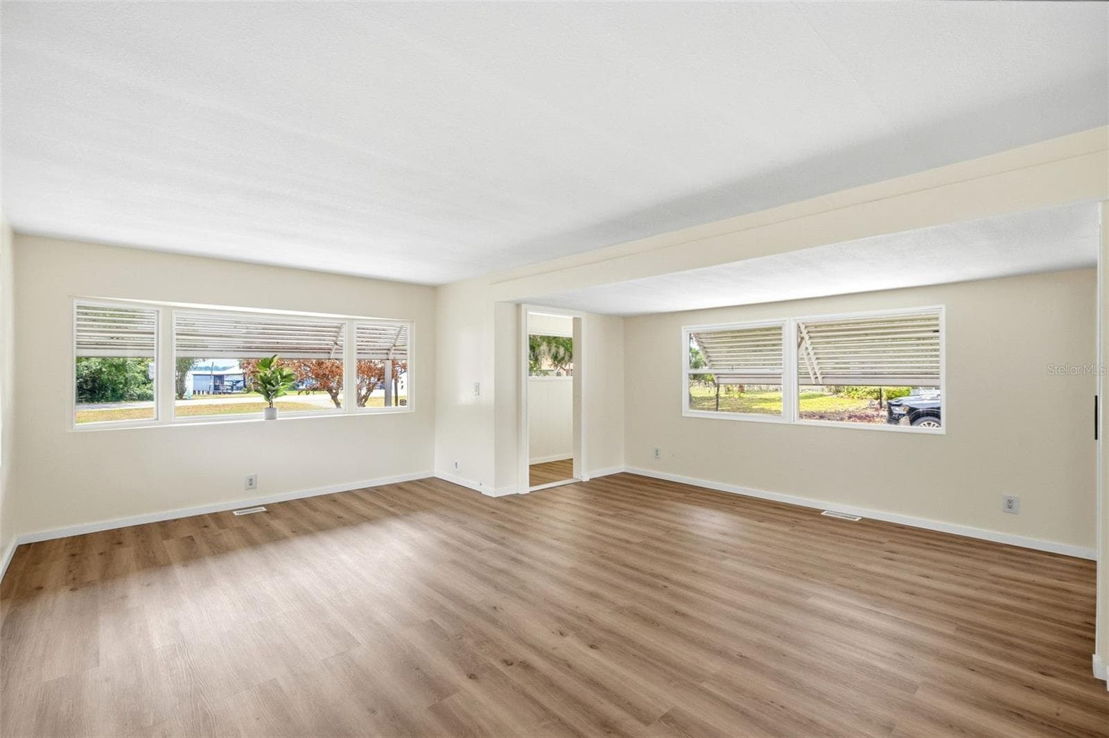 LIVING ROOM - 14742 MANDARIN ST, TAVARES