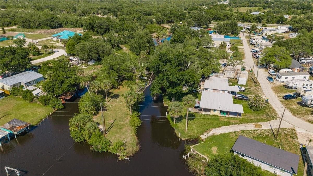 Mixed Use at 29208 SNOOK CIR, PUNTA GORDA, photo 9 of 15