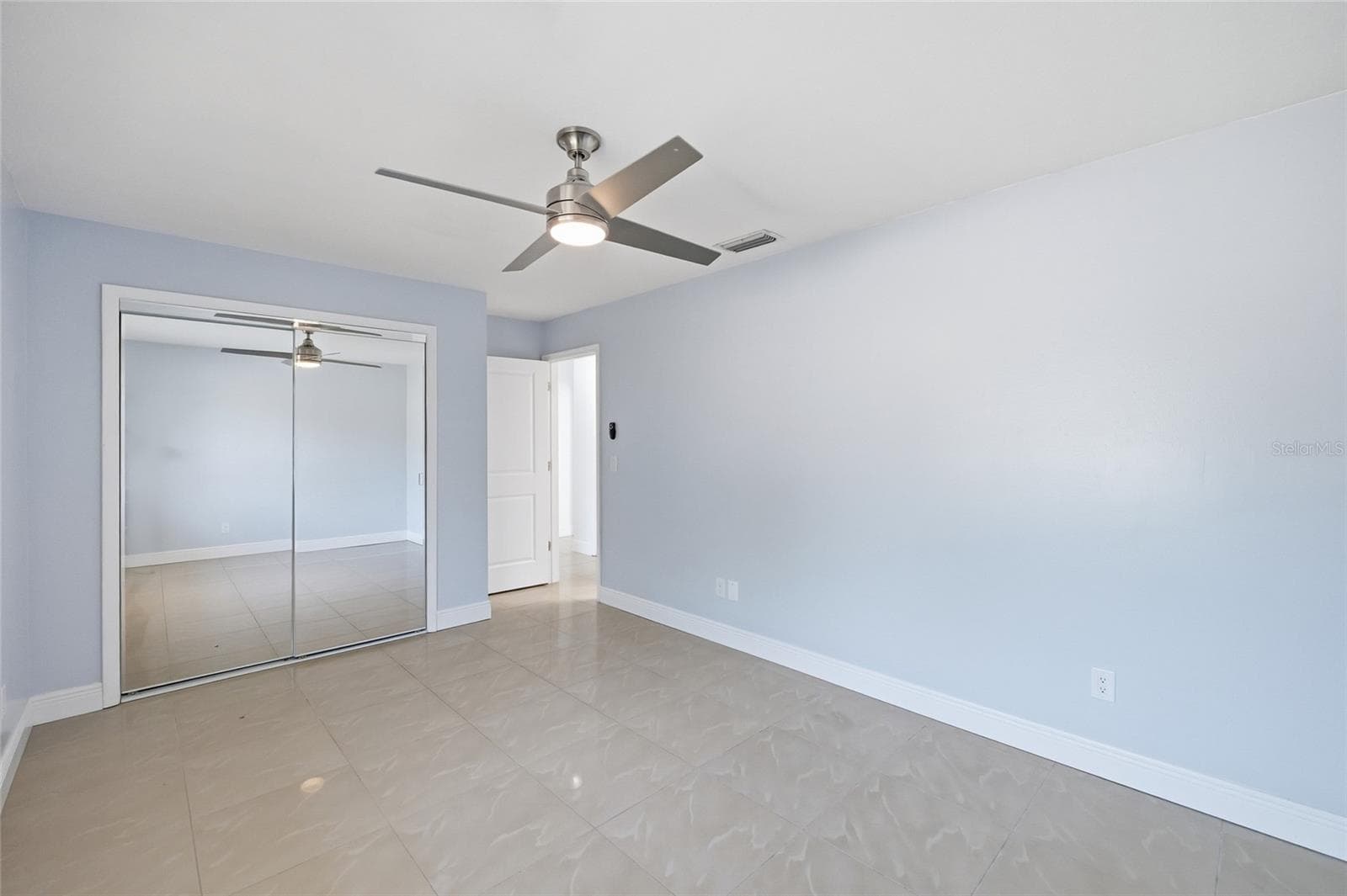 Single Family Residence at 11807 NICKLAUS CIR, TAMPA, photo 23 of 51