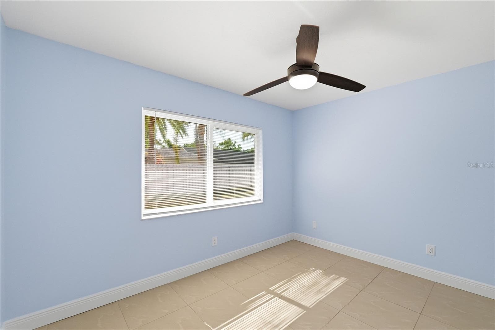 Single Family Residence at 11807 NICKLAUS CIR, TAMPA, photo 29 of 51