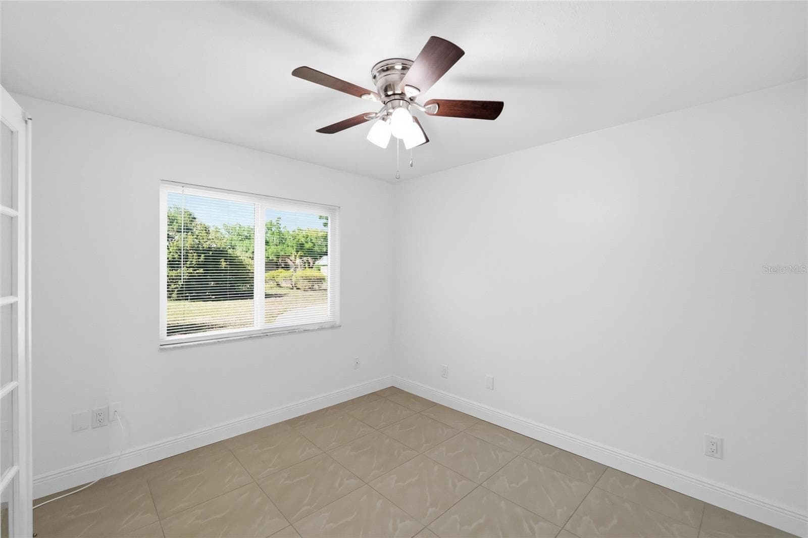 Single Family Residence at 11807 NICKLAUS CIR, TAMPA, photo 30 of 51