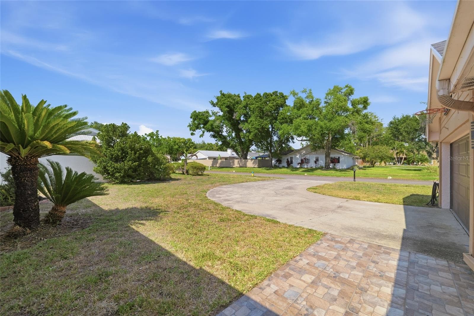 Single Family Residence at 11807 NICKLAUS CIR, TAMPA, photo 41 of 51