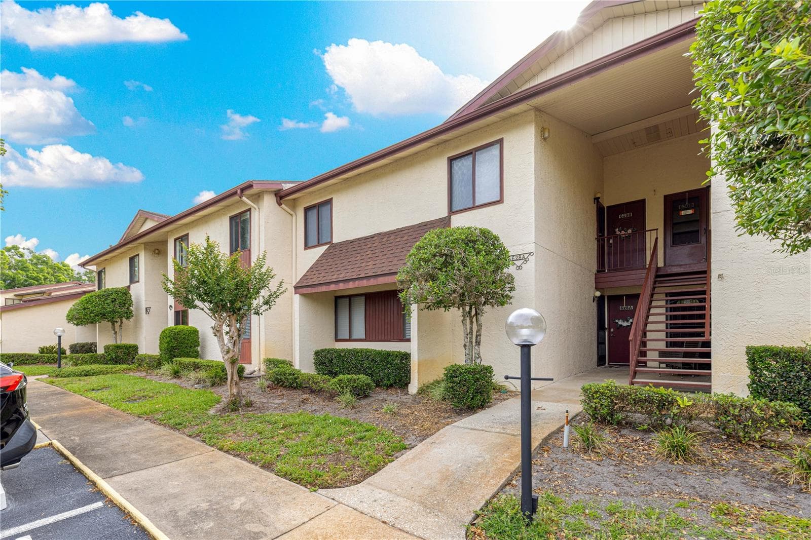 628 MIDWAY DR #B