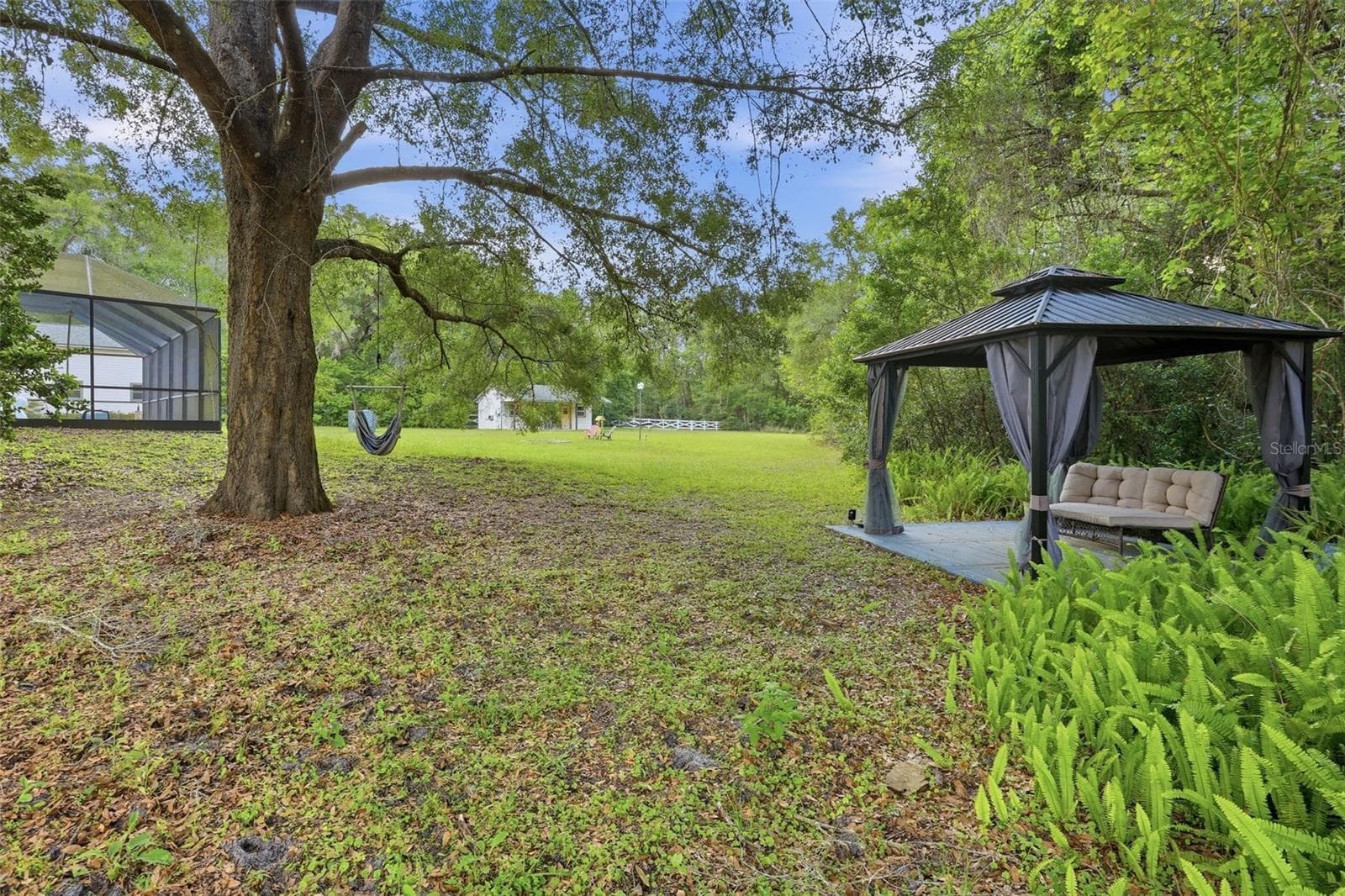 Gazebo Day Time - 3501 HILL STREAM AVE, APOPKA