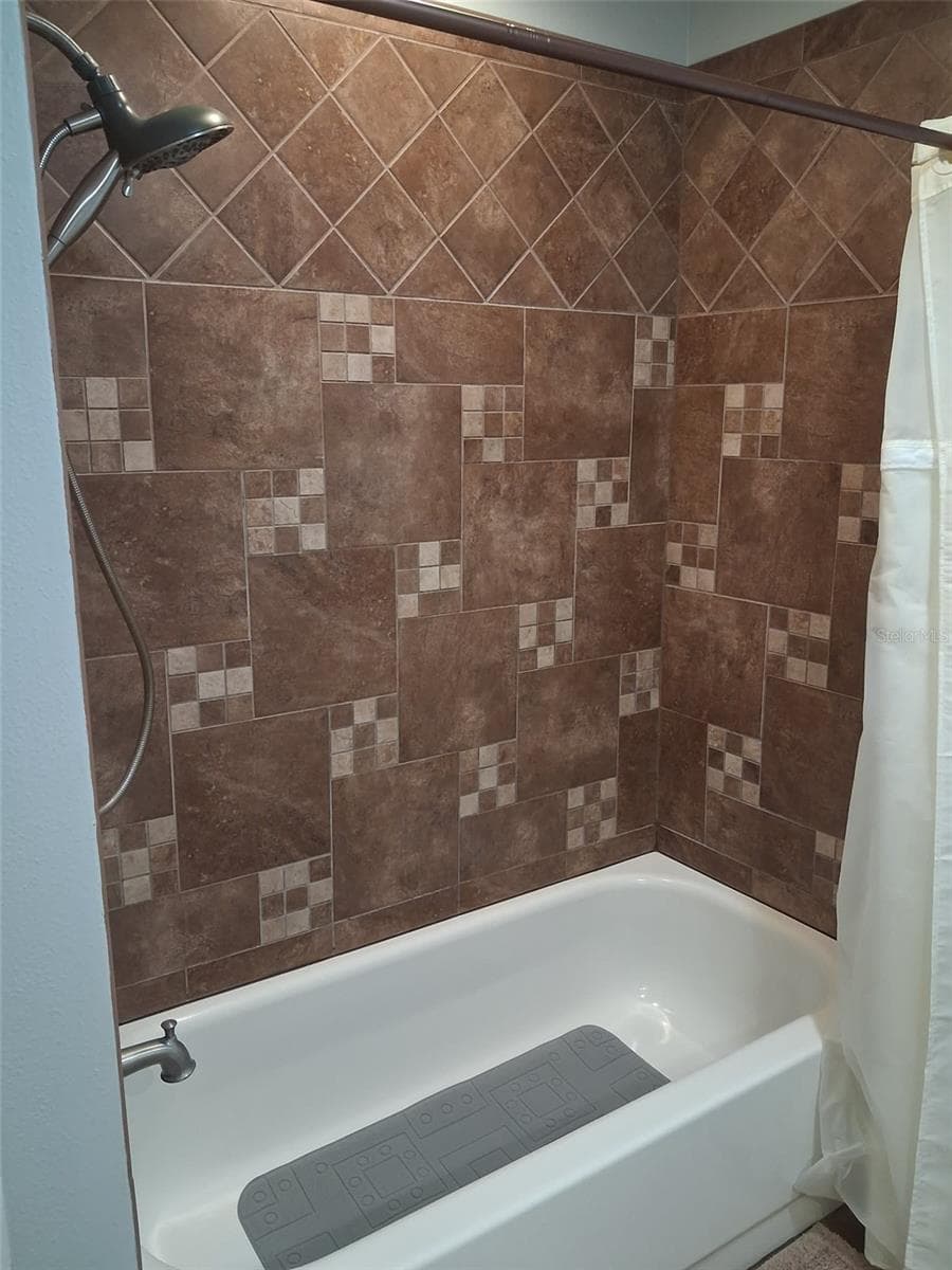 Second bathroom - 5358 MONTSERRAT DR, LAKELAND