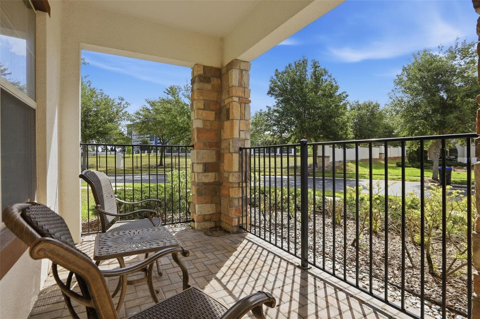 Single Family Residence at 10902 CITRON OAKS DR, ORLANDO, photo 5 of 85